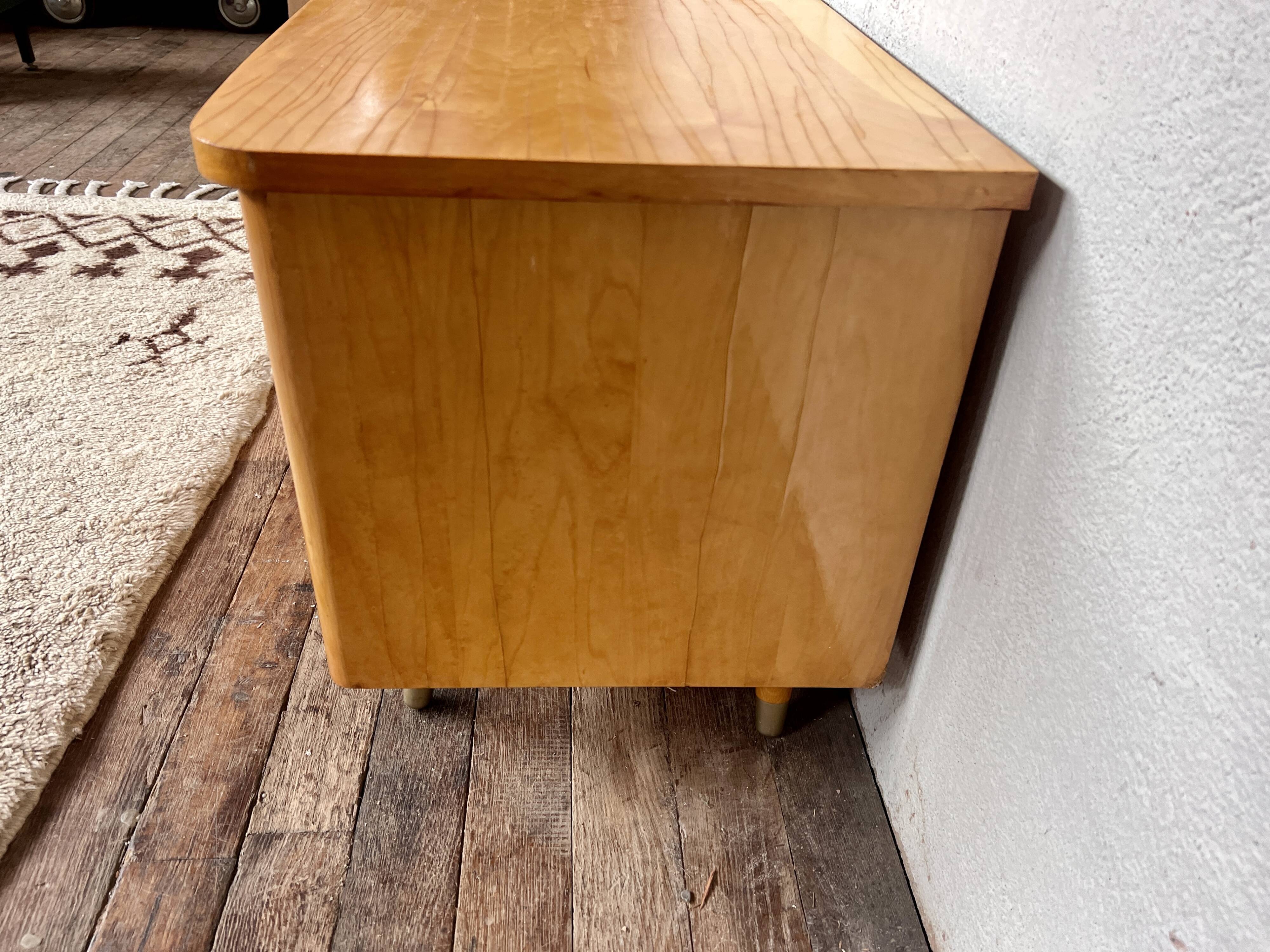 Enfilade bois clair pieds compas