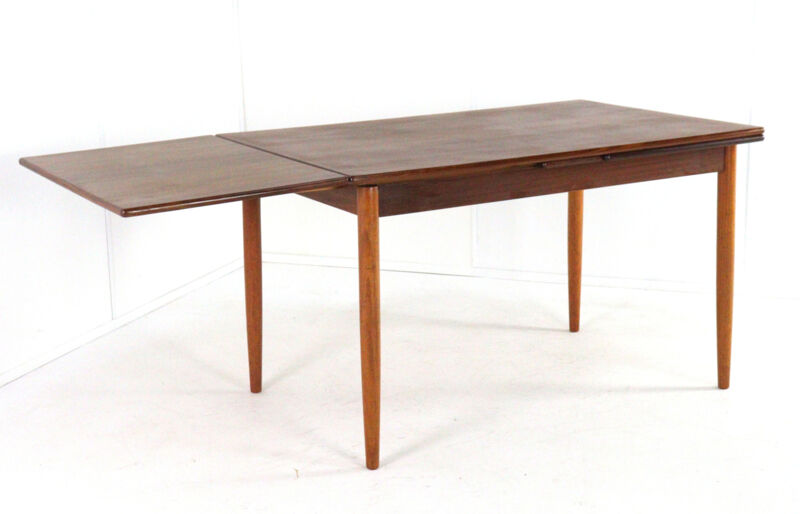 Rectangular extendable dining table 'Kaerum' - mid century modern