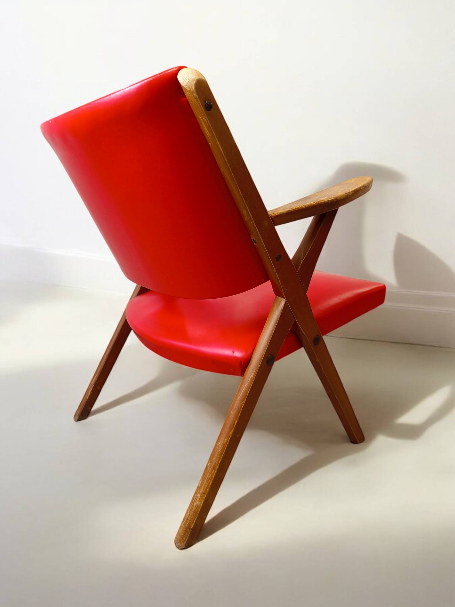 Vintage Italian armchair in Scandinavian style.