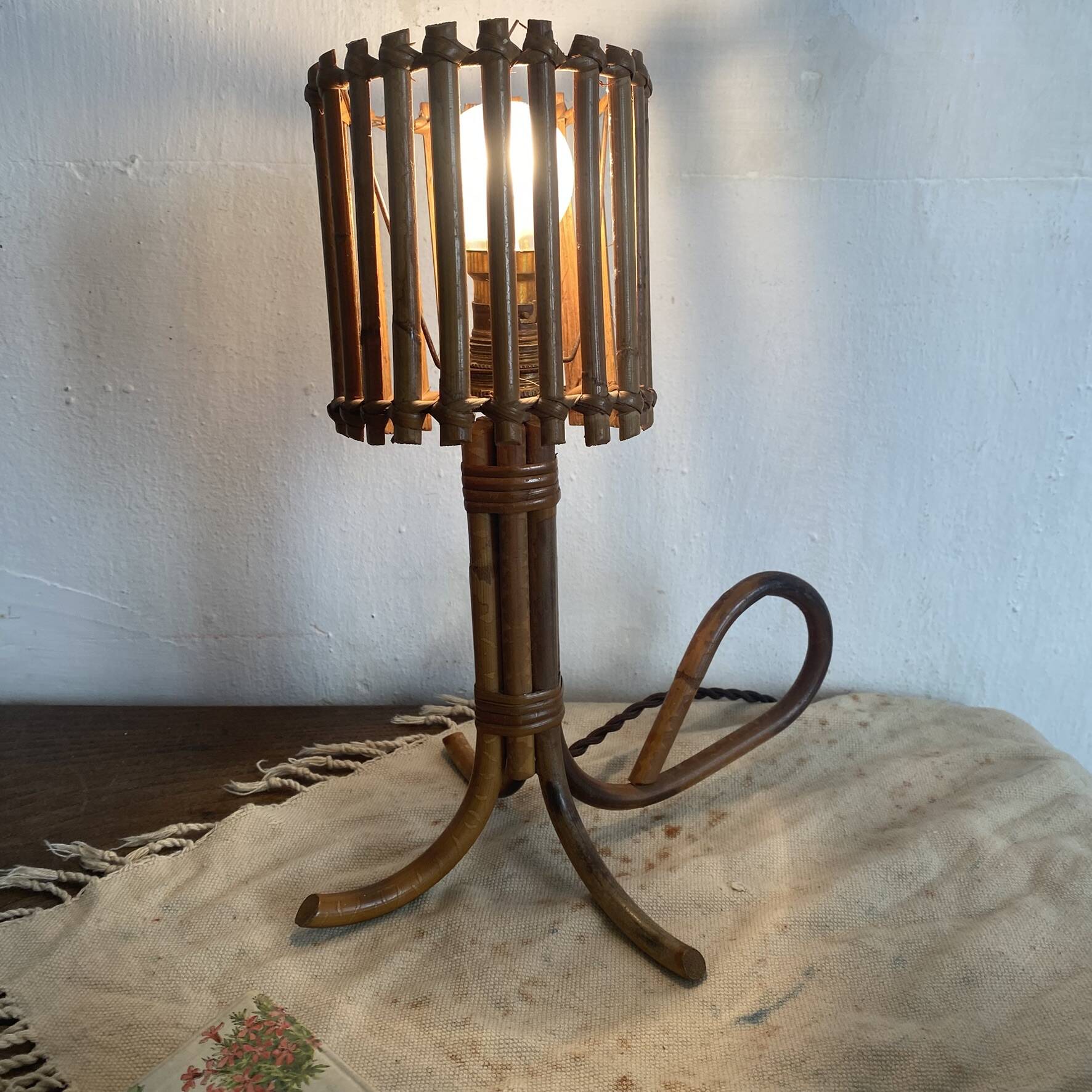 Vintage bedside table in rattan and bamboo, 1960s-70s, H29 cm.