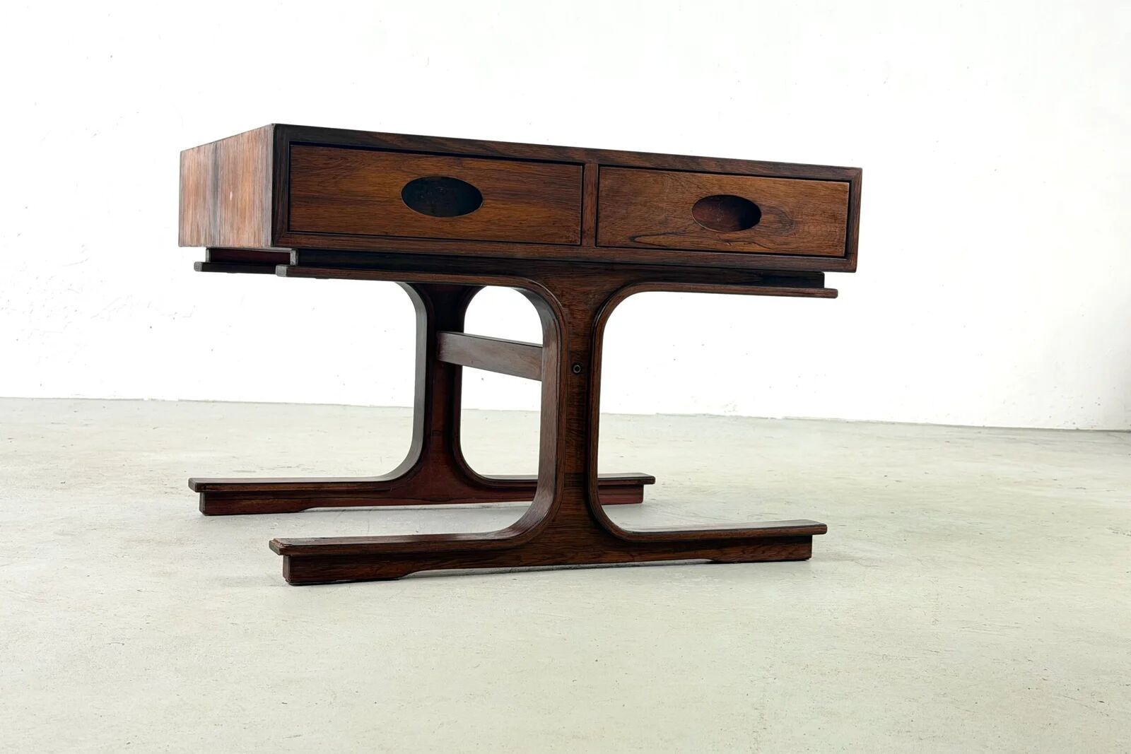 Table basse modèle 554 par Gianfranco Frattini pour Bernini – 1960s