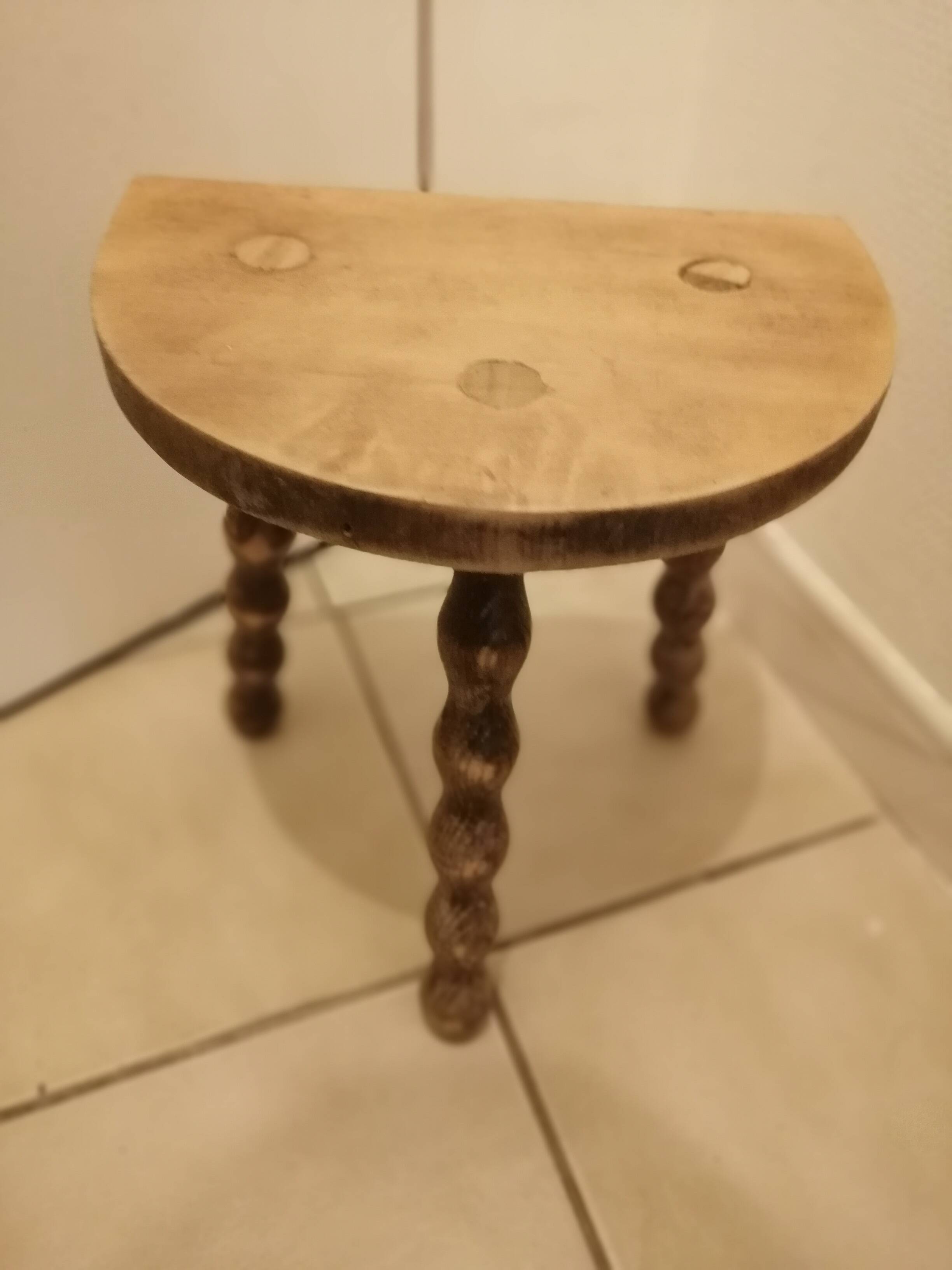 Tabouret demi lune vintage en bois massif 1