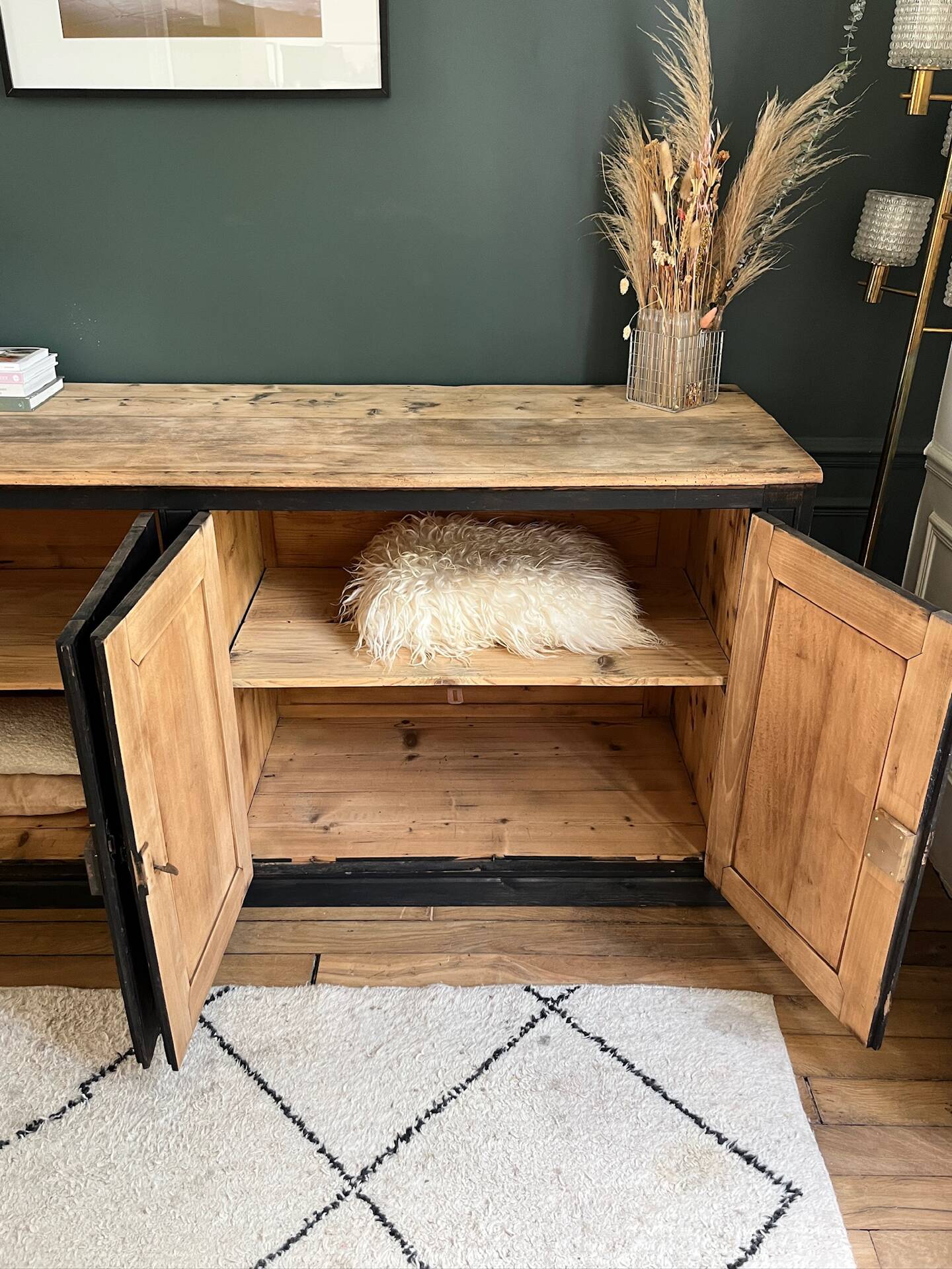 Buffet ancien noir