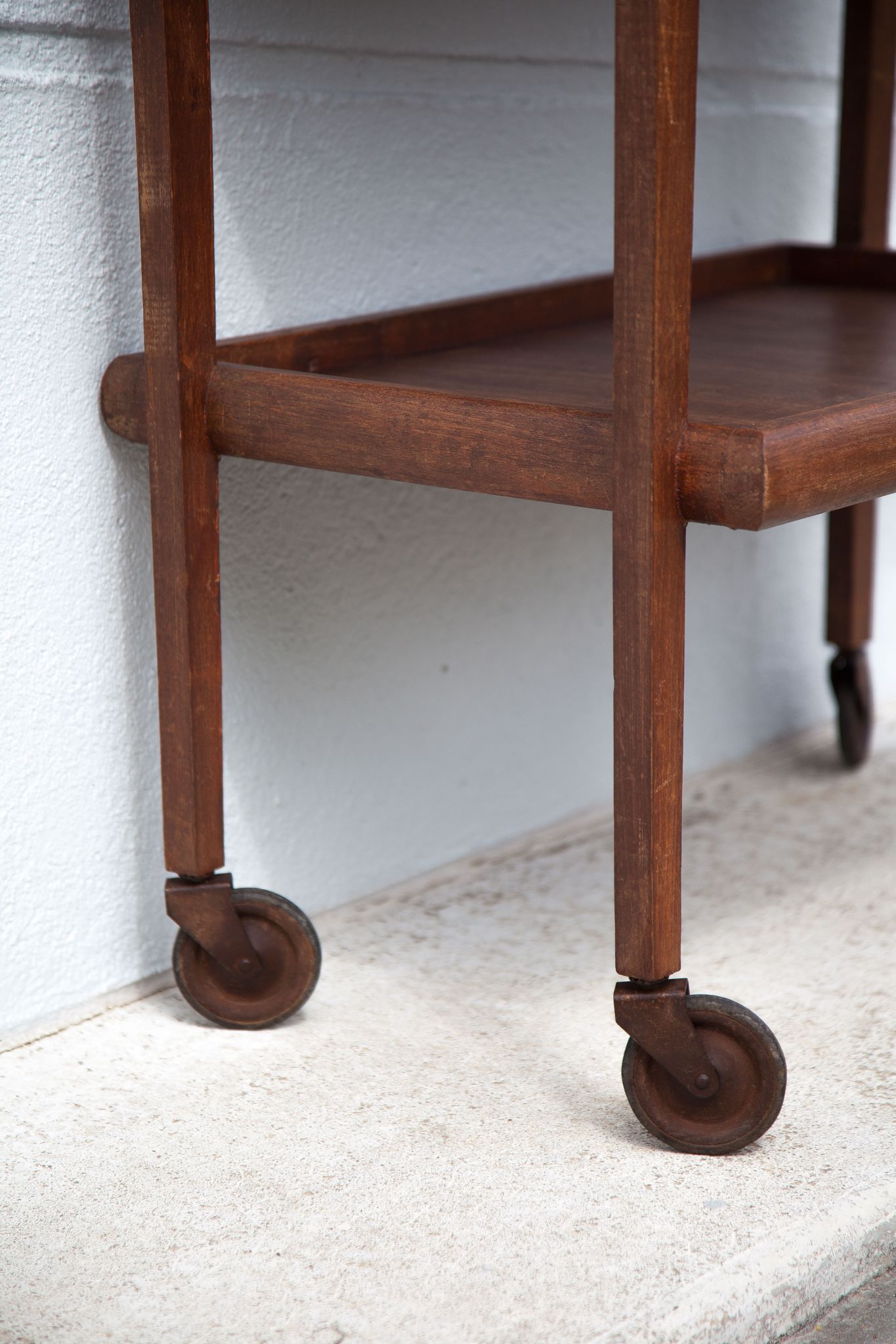Vintage wood dessert, roller bar, roller table, servant, vintage wood dessert table
