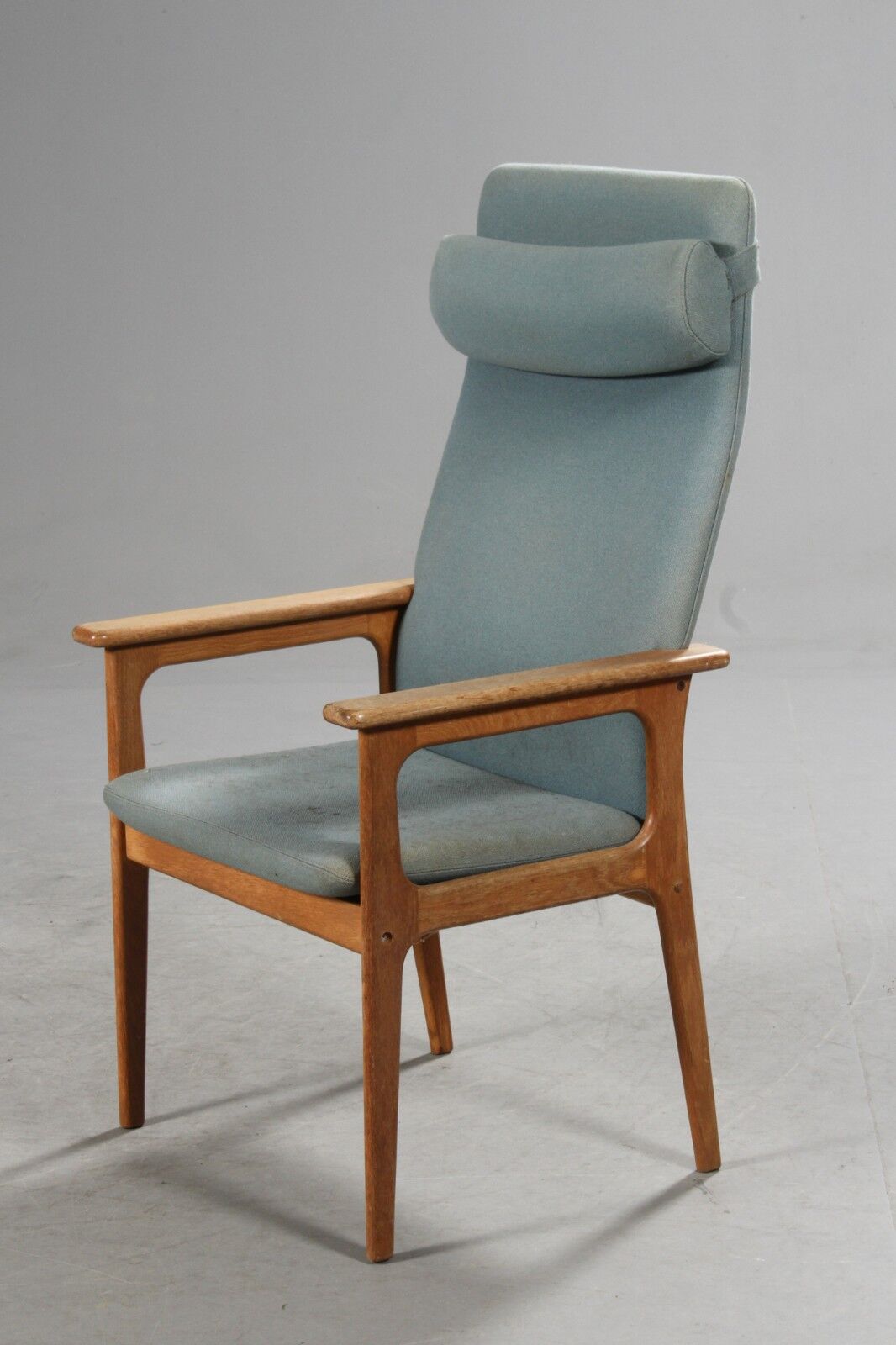 Fauteuil à haut dossier, chêne