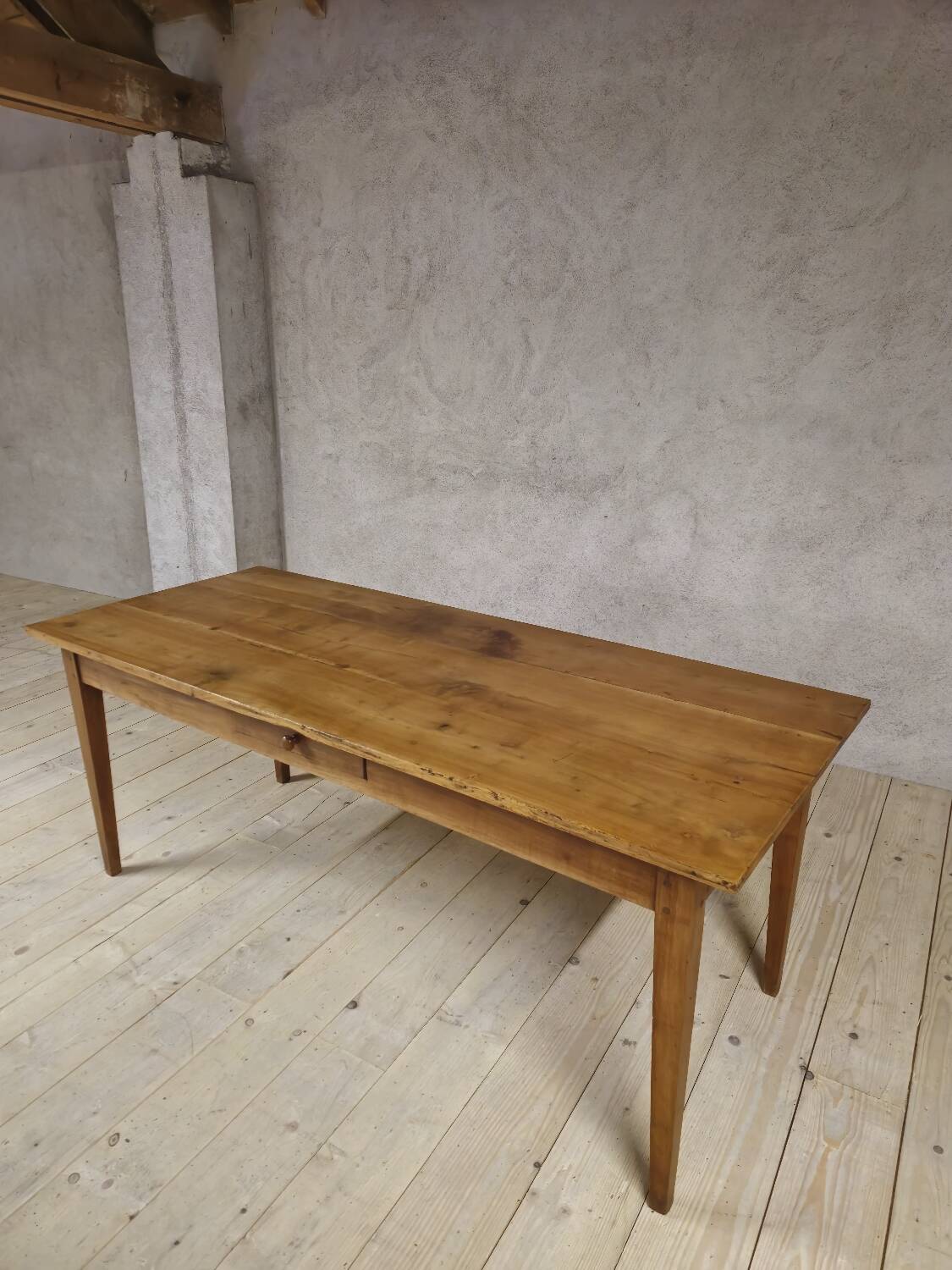 Rustic farmhouse table in solid cherry wood 19th century - 1m91.5