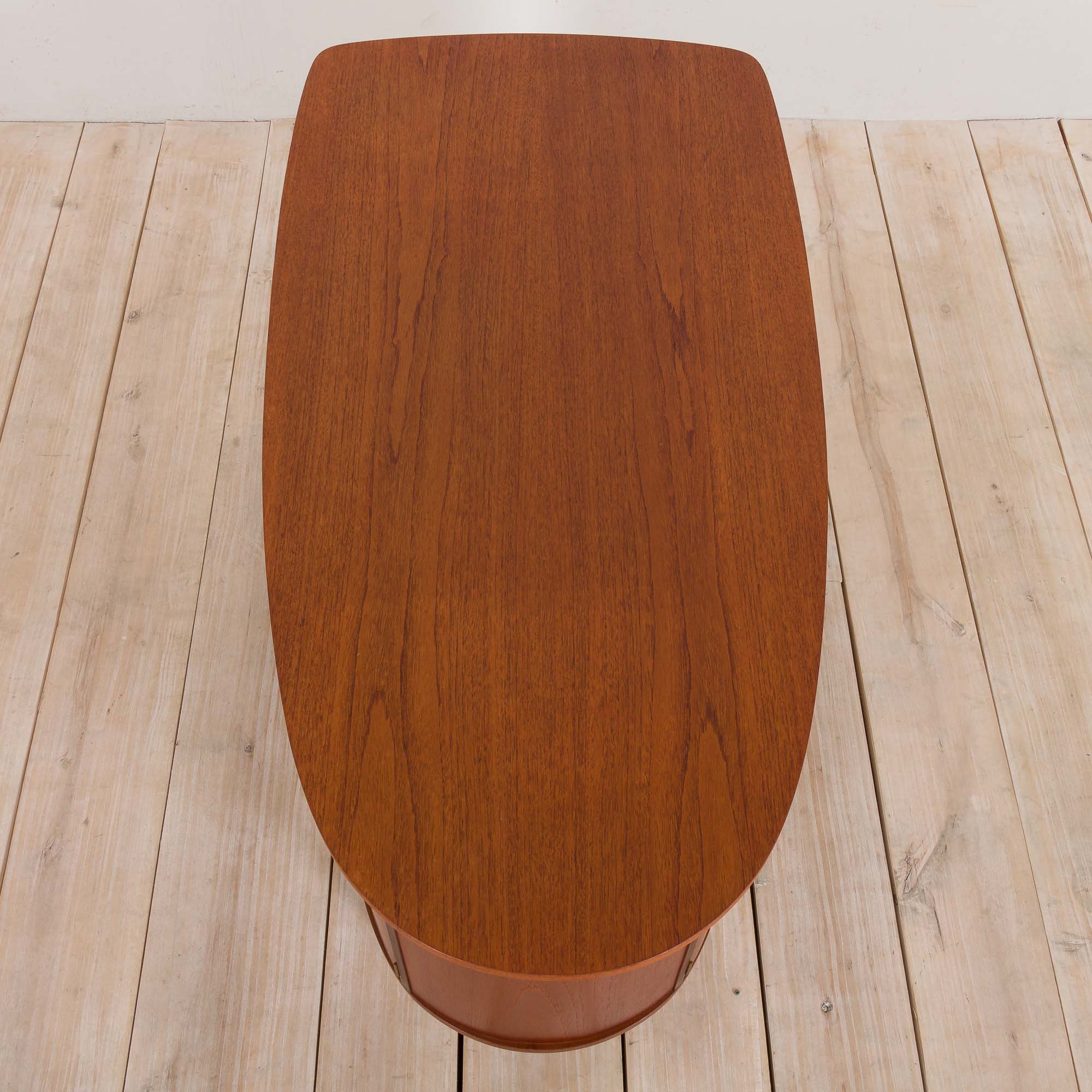 Mid Century free standing bullet shape executive teak desk by H.P. Hansen, Denmark, 1960s