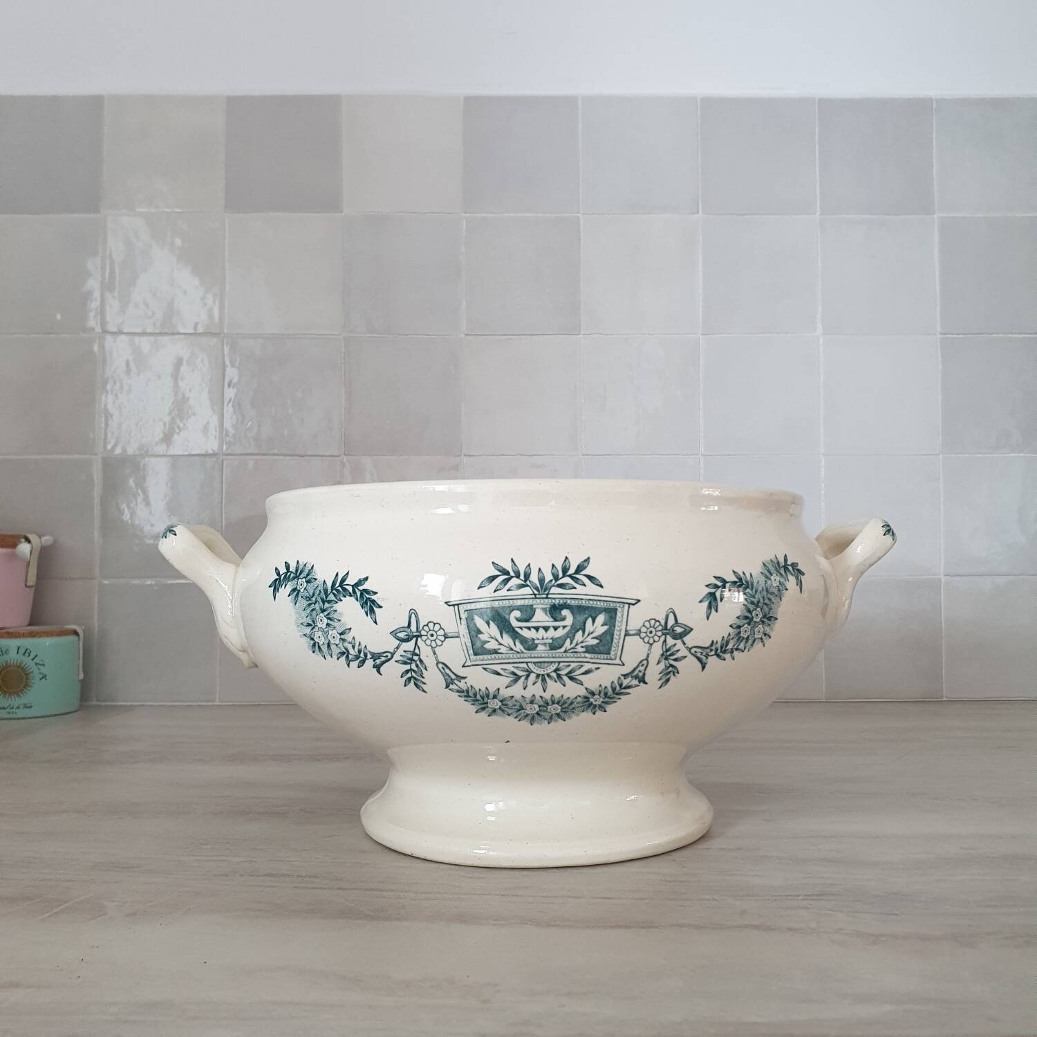 Longchamps Iron Earth Soup Tureen, Lutetia