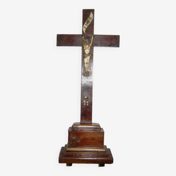 Grand crucifix en ebène et ivoire
