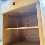 Chevet sélectionné par Charlotte Perriand pour Les Arcs