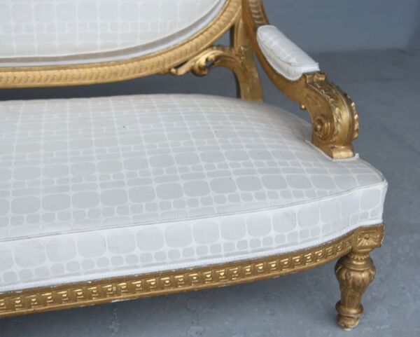 Banquette basse en bois doré de style Louis XVI époque Napoléon III