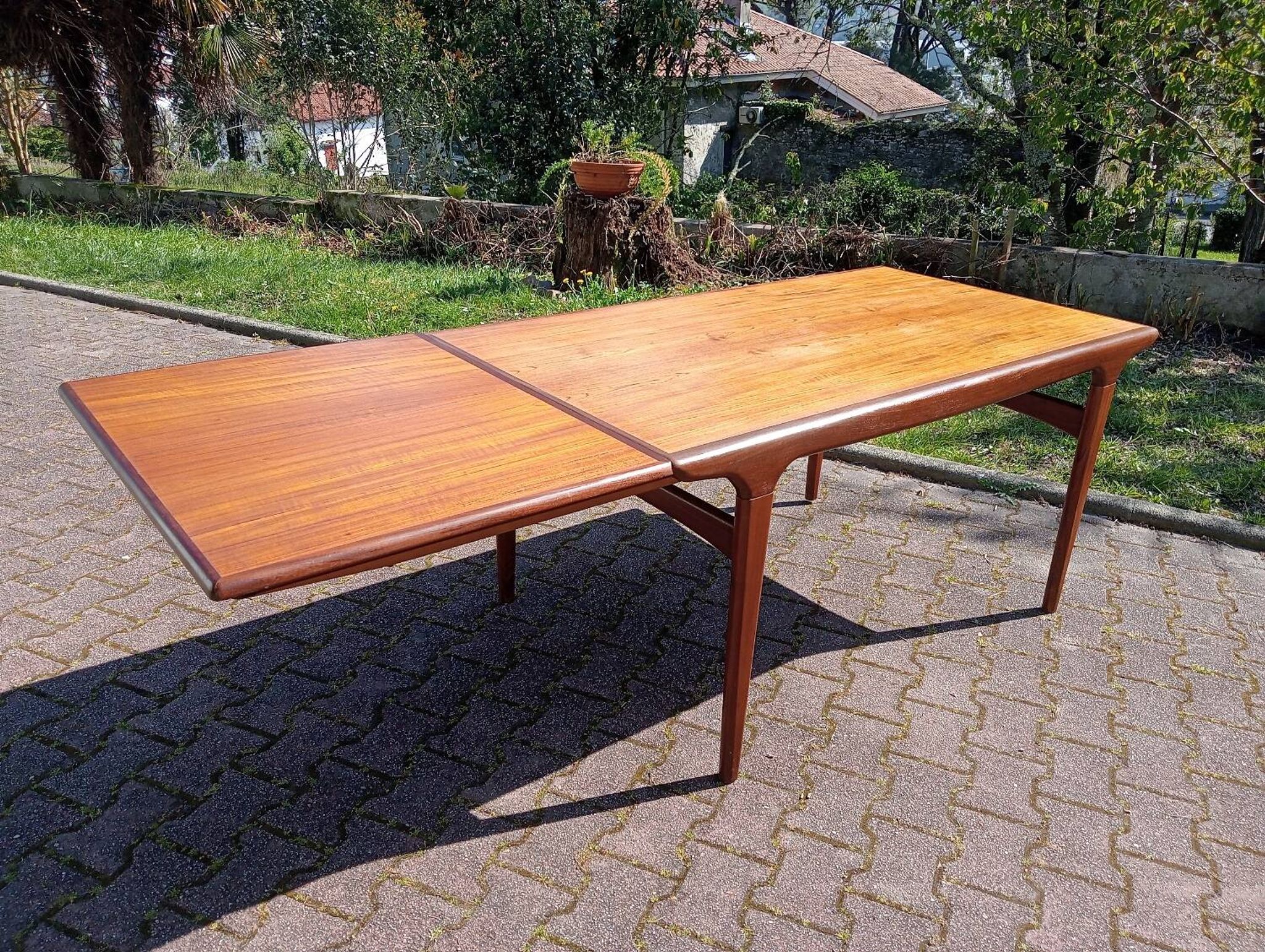 Johannes Andersen table