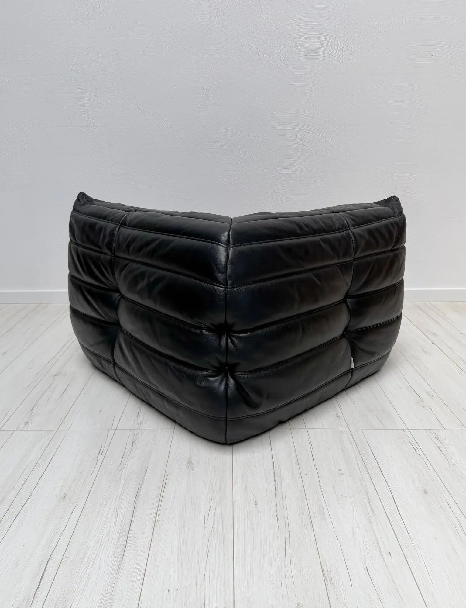 1990s vintage Togo set in black leather by Michel Ducaroy for Ligne Roset