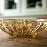 Le plat en verre irisé