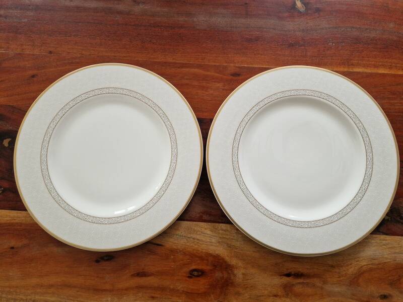 Villeroy and Boch - Pair of flat plates, Kimono Château collection