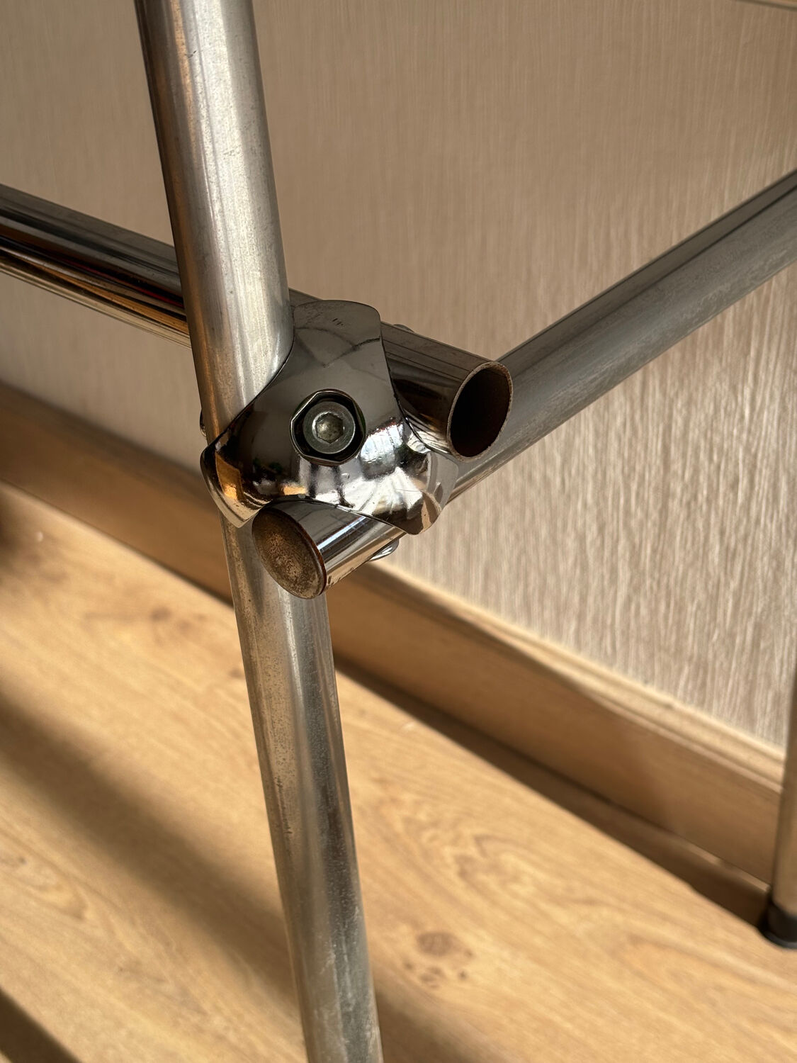 Minimalist bookshelf, Italian design 1970.