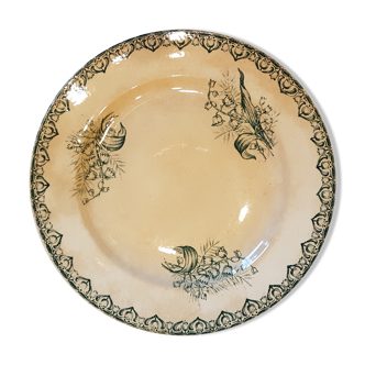 Assiette en faïence de  St Amand