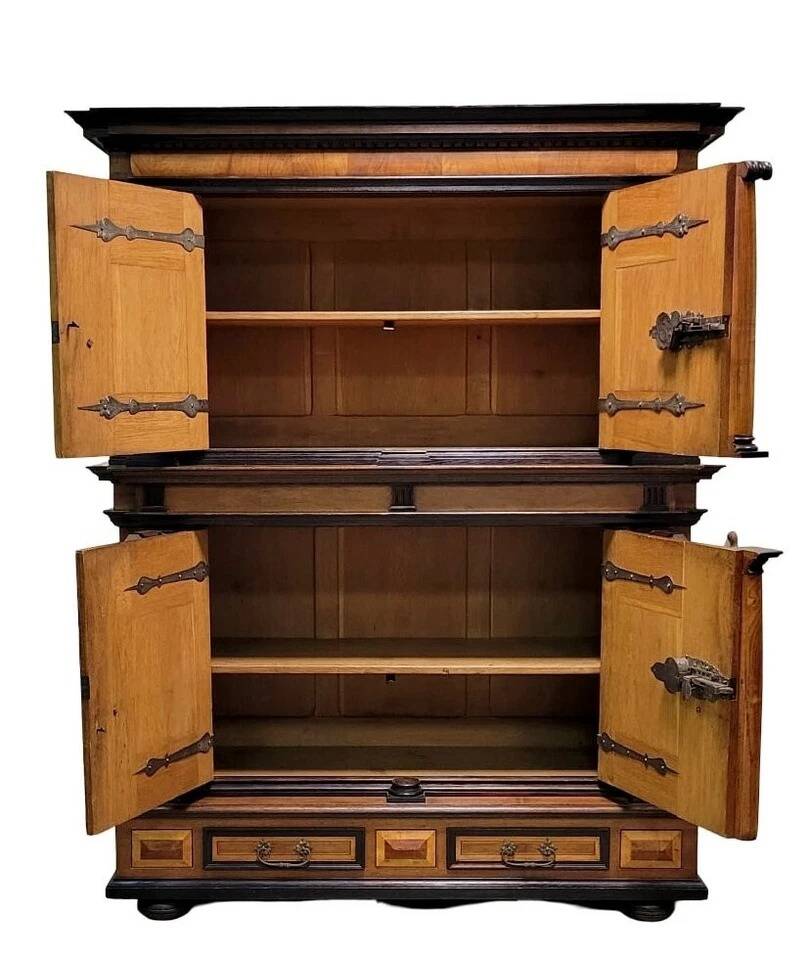 Cabinet or two-part cabinet with Renaissance architectural facade