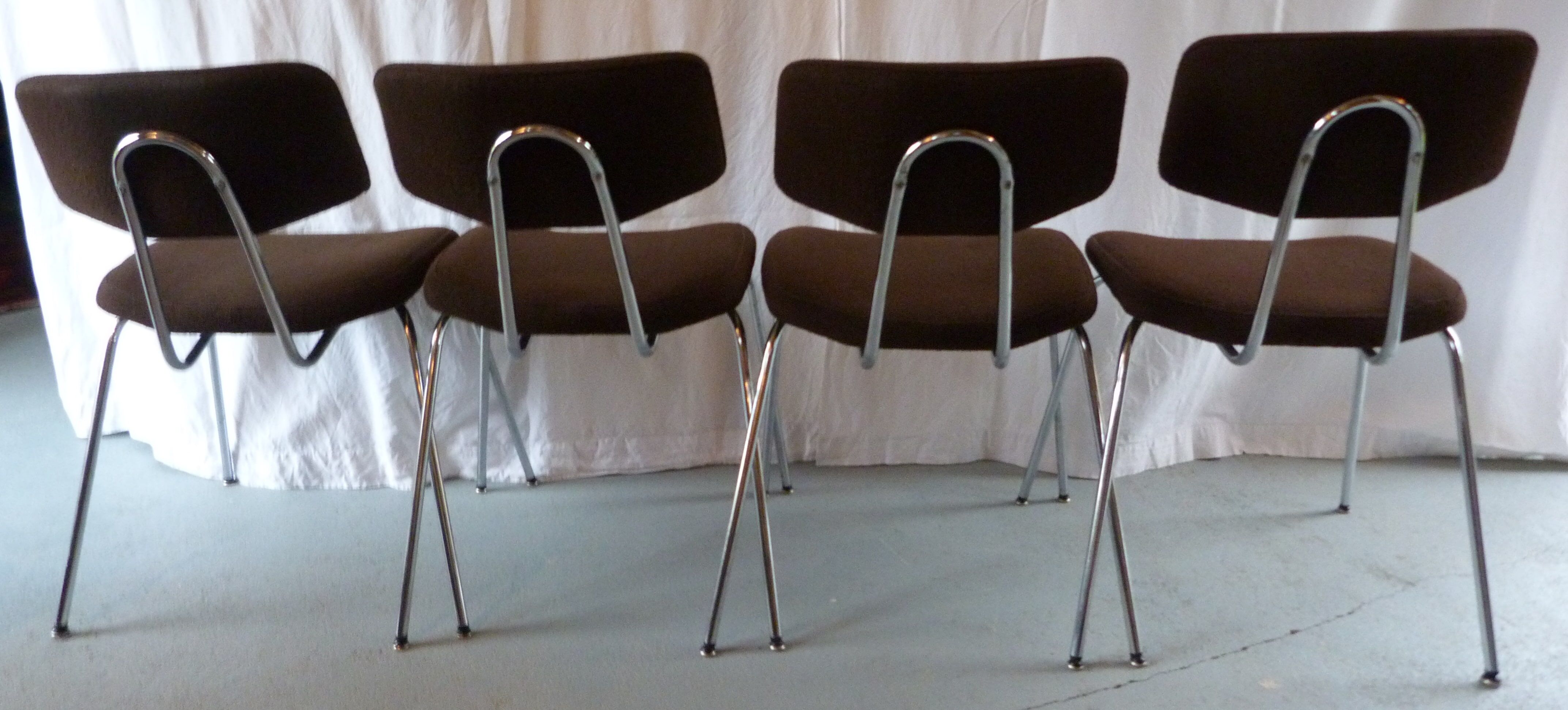Suite of 4 chairs