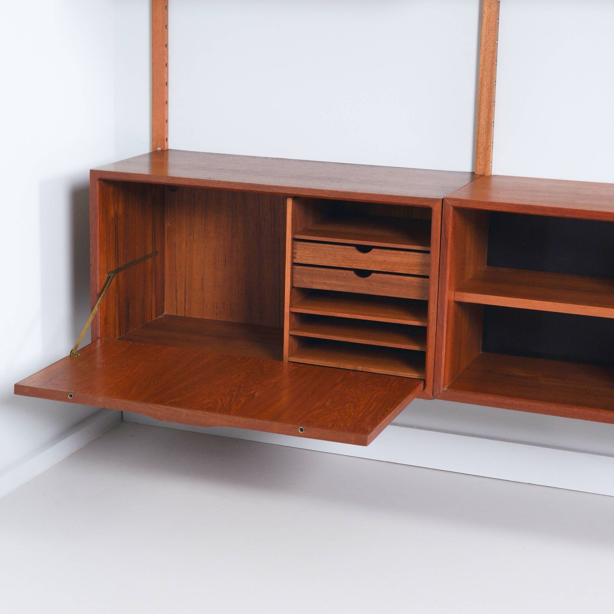 Royal System by Poul Cadovius for Cado, 1960s – Wall System Teak, 15-Piece