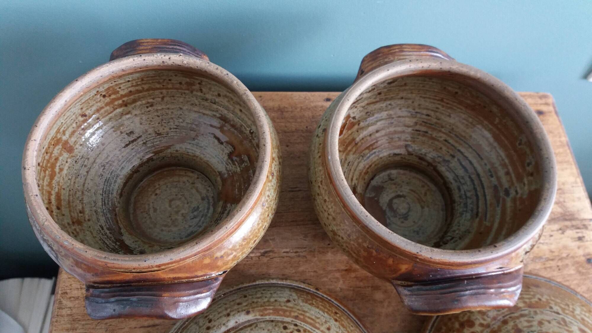 Soup bowls covered signed by Jean-Pierre Prud’homme in Puisaye stoneware.