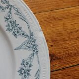 2 assiettes à dessert en terre de fer "Louis XVI" U&C Sarreguemines