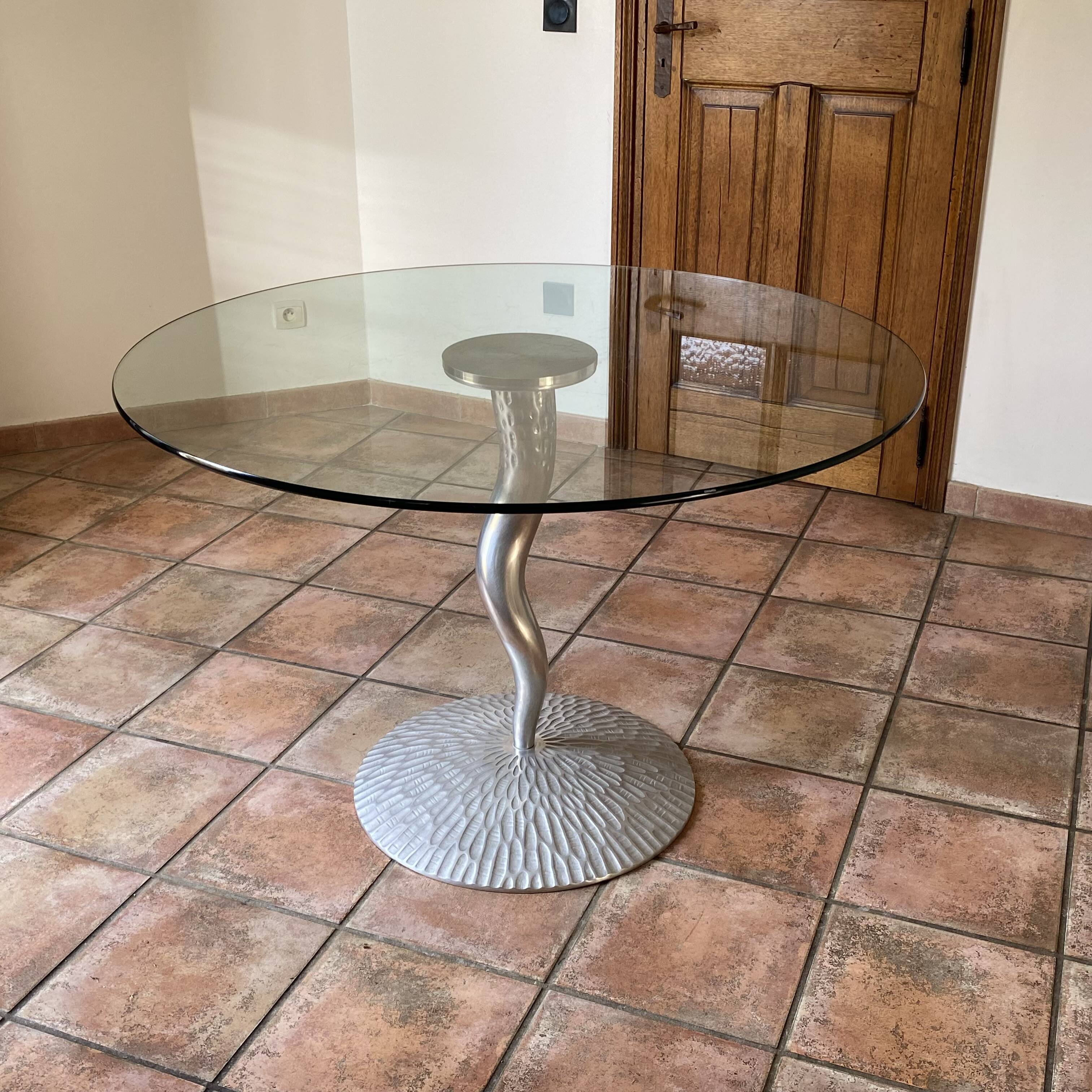 Table bernard dequet for protis. 1980.