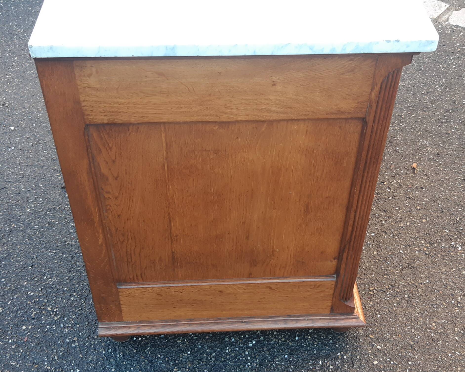 Commode en chêne et marbre