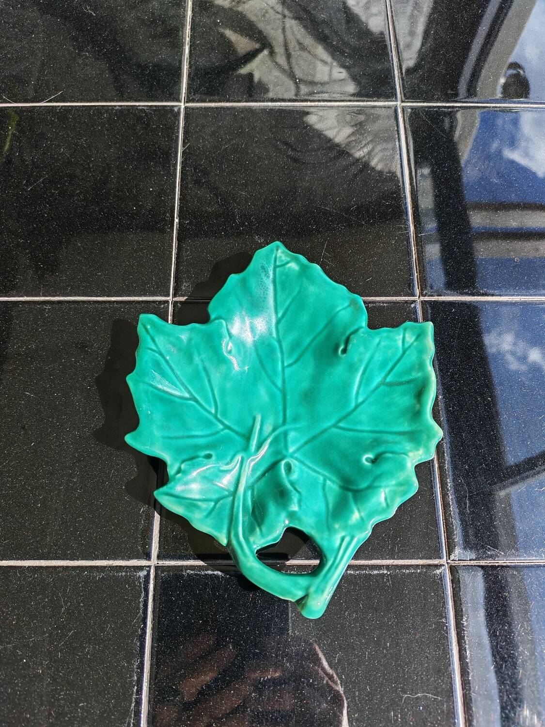 Vintage slipware vine leaf