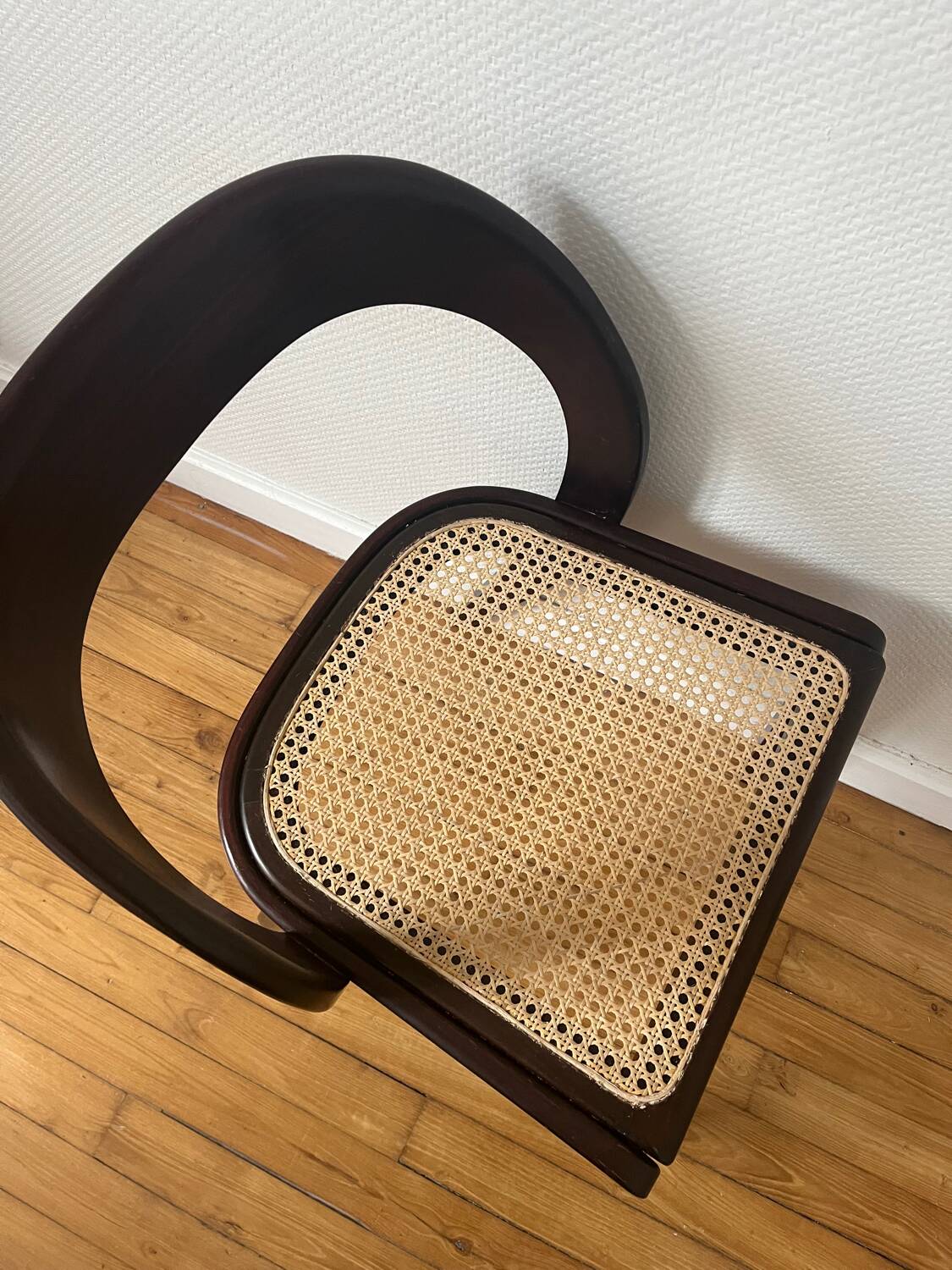 Chaise gondole cannage Baumann