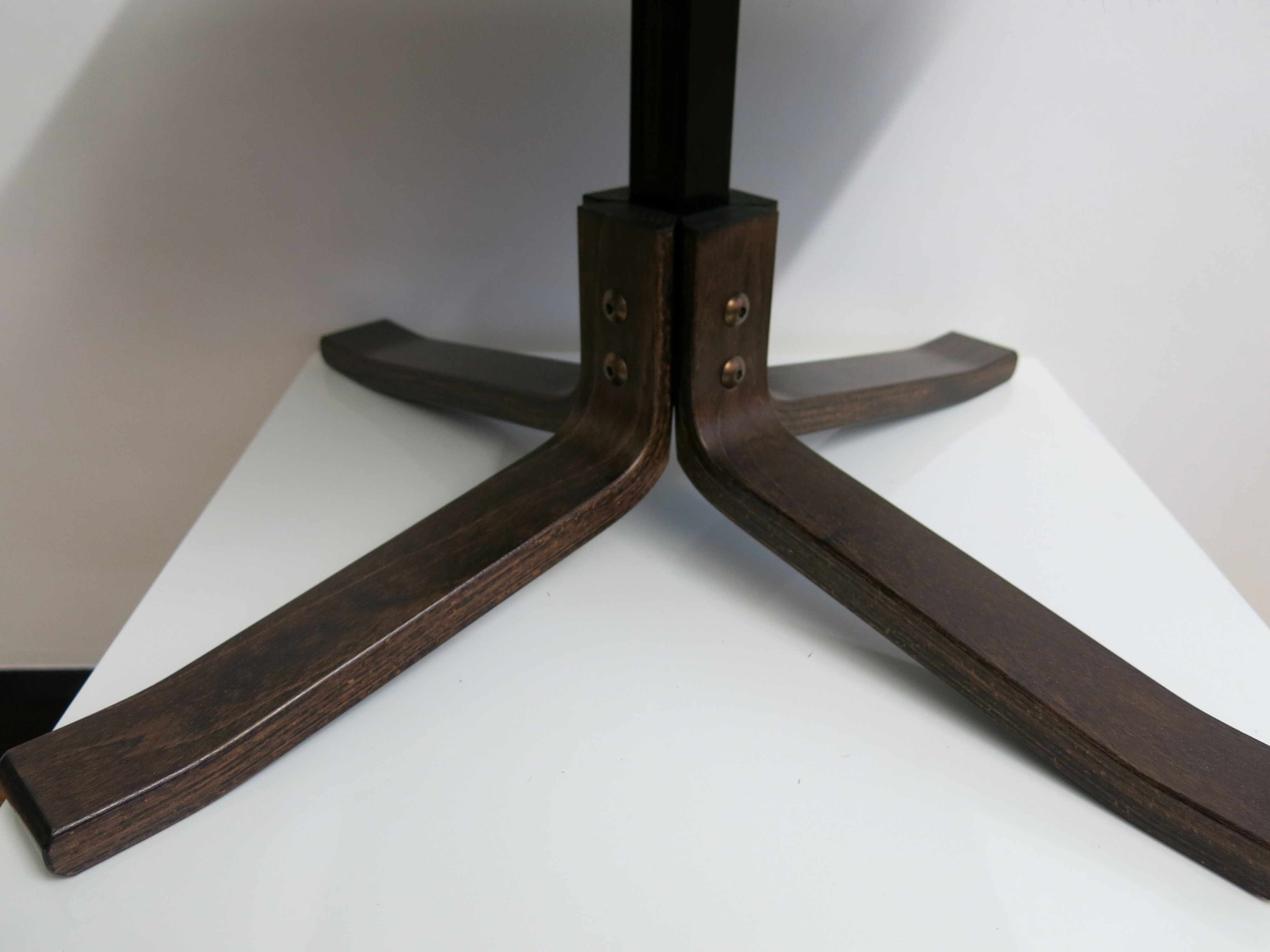 Ottoman Unico in chocolate colored leather