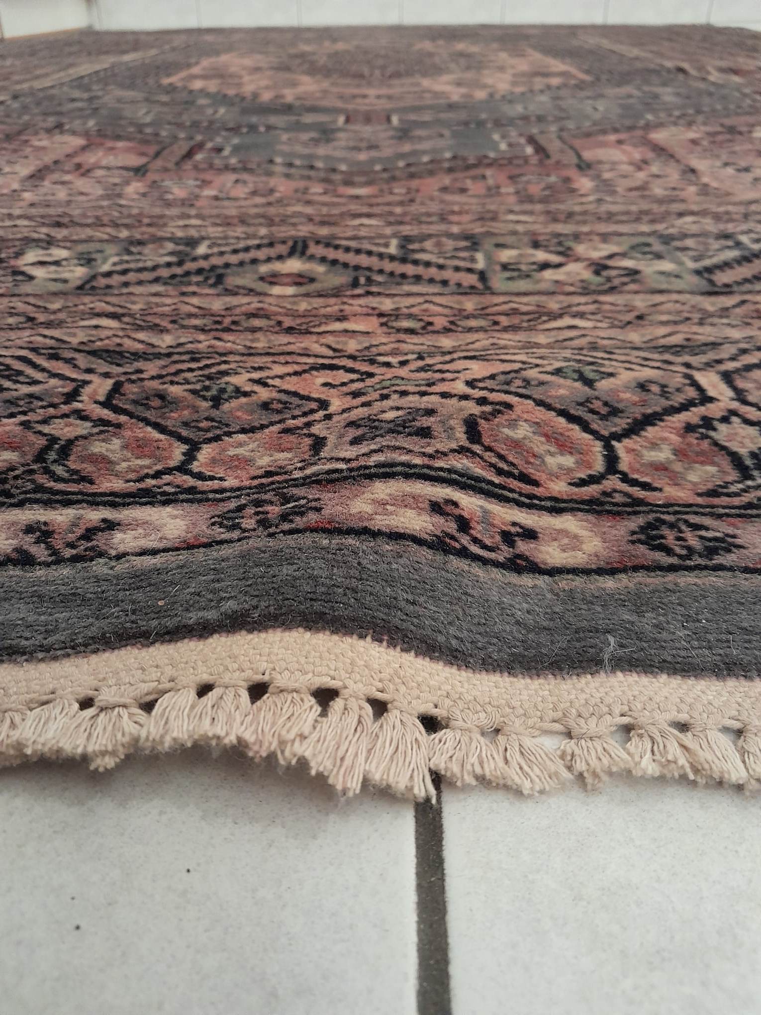 Handmade Pakistani rug 297x190cm