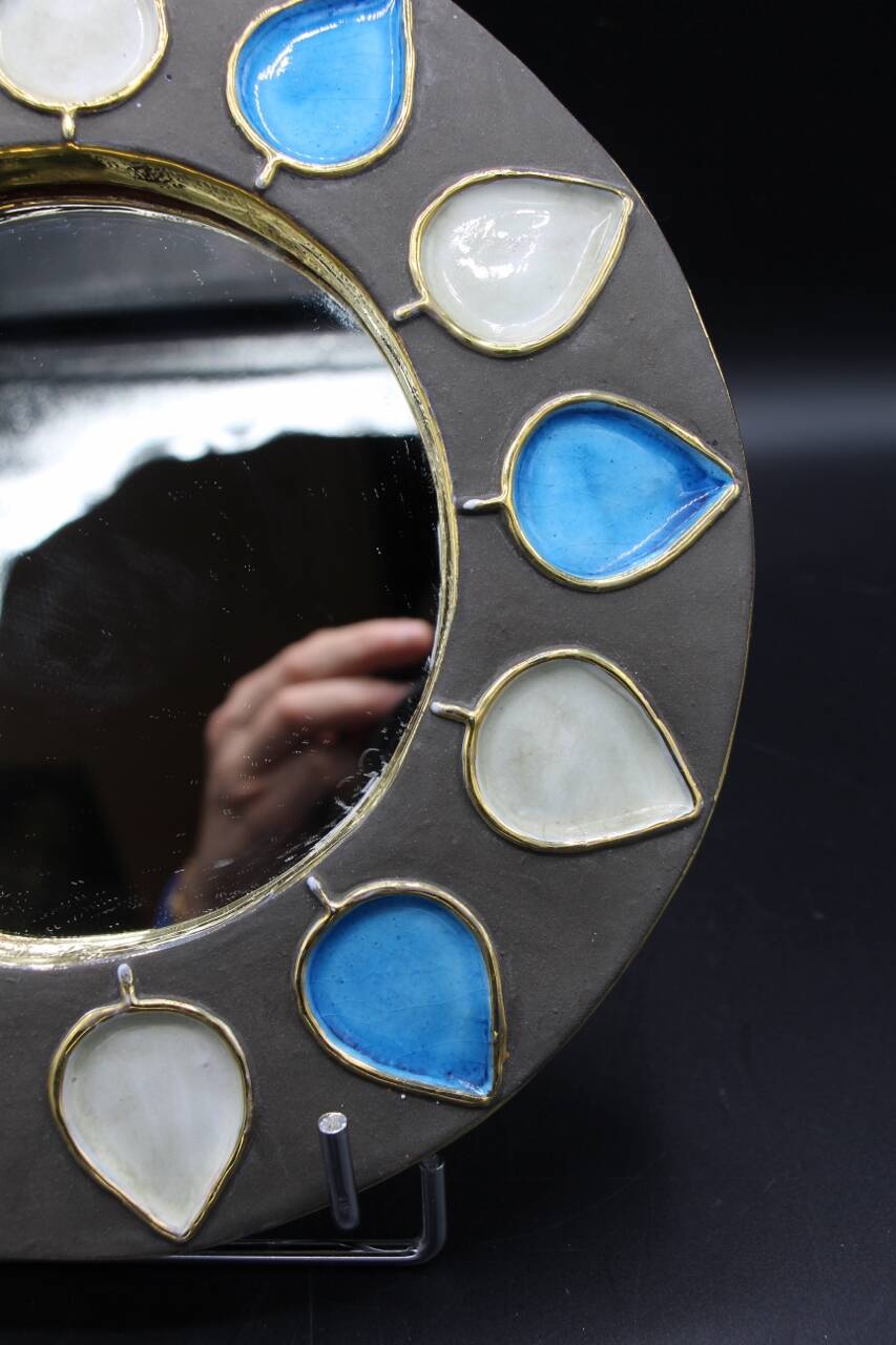 mirror model "pique" by Mithé Espelt