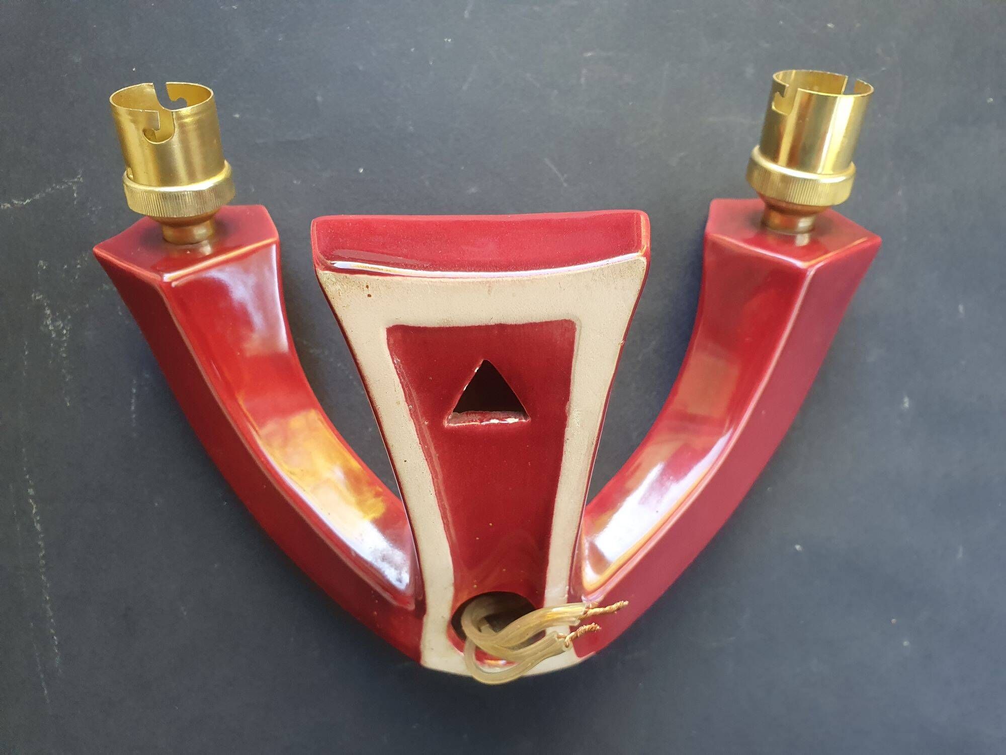 Ceramic wall lamp with Art Deco shades