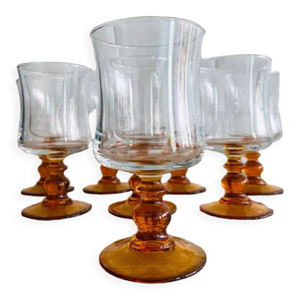 8 Luminarc stemmed glasses