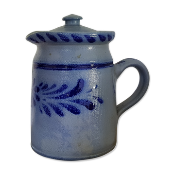 Sandstone pitcher