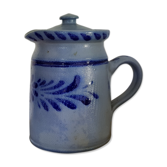 Sandstone pitcher