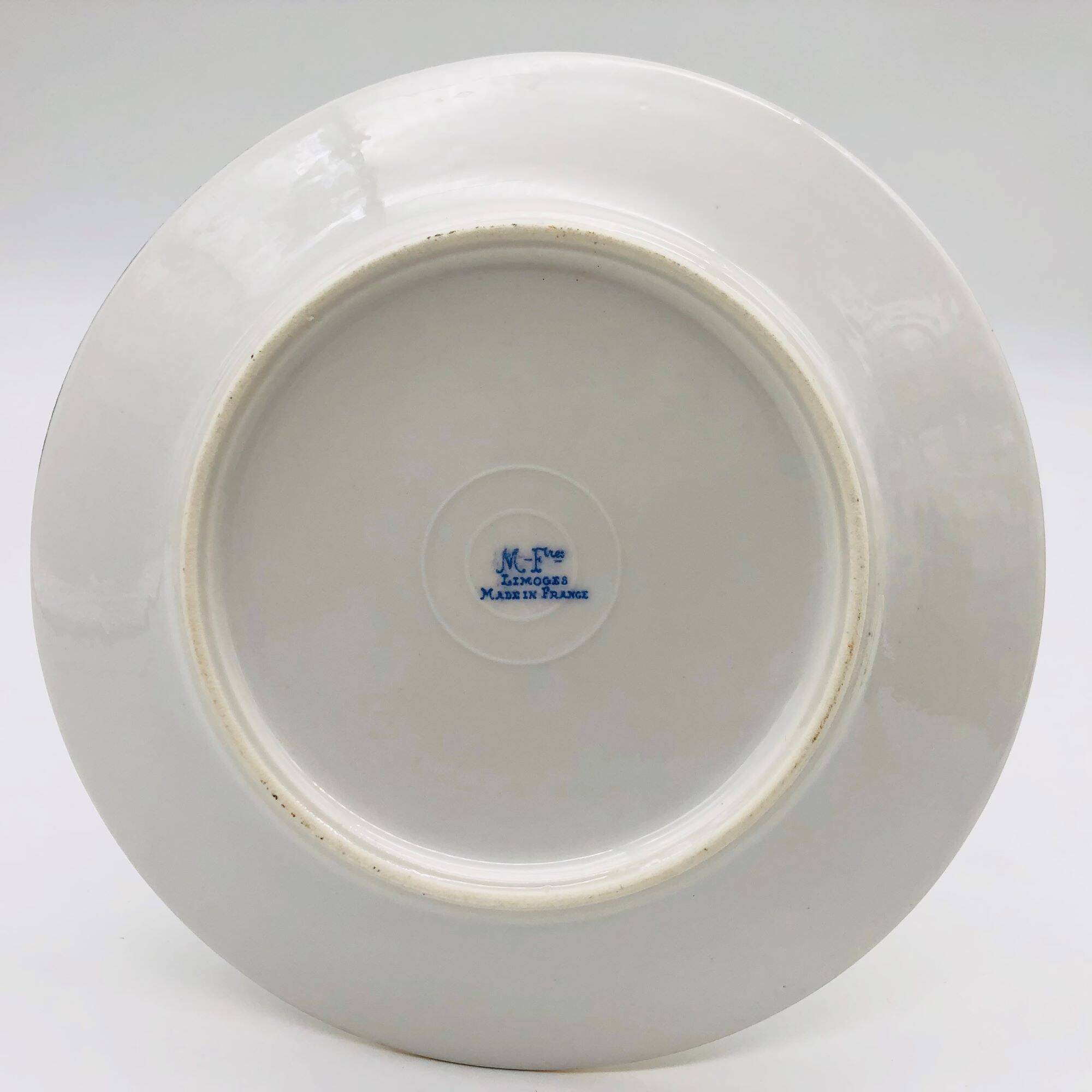 6 Dessert plates and a serving dish, M-Fres.