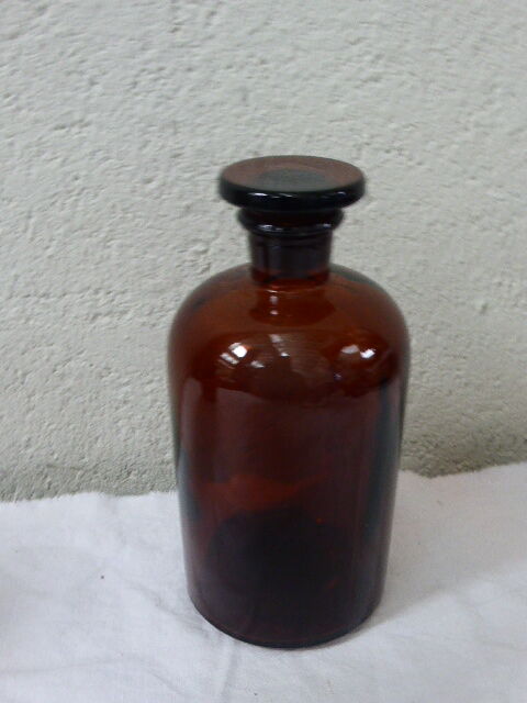 Bottles of pharmacy in amber glass, capacity 1 liter