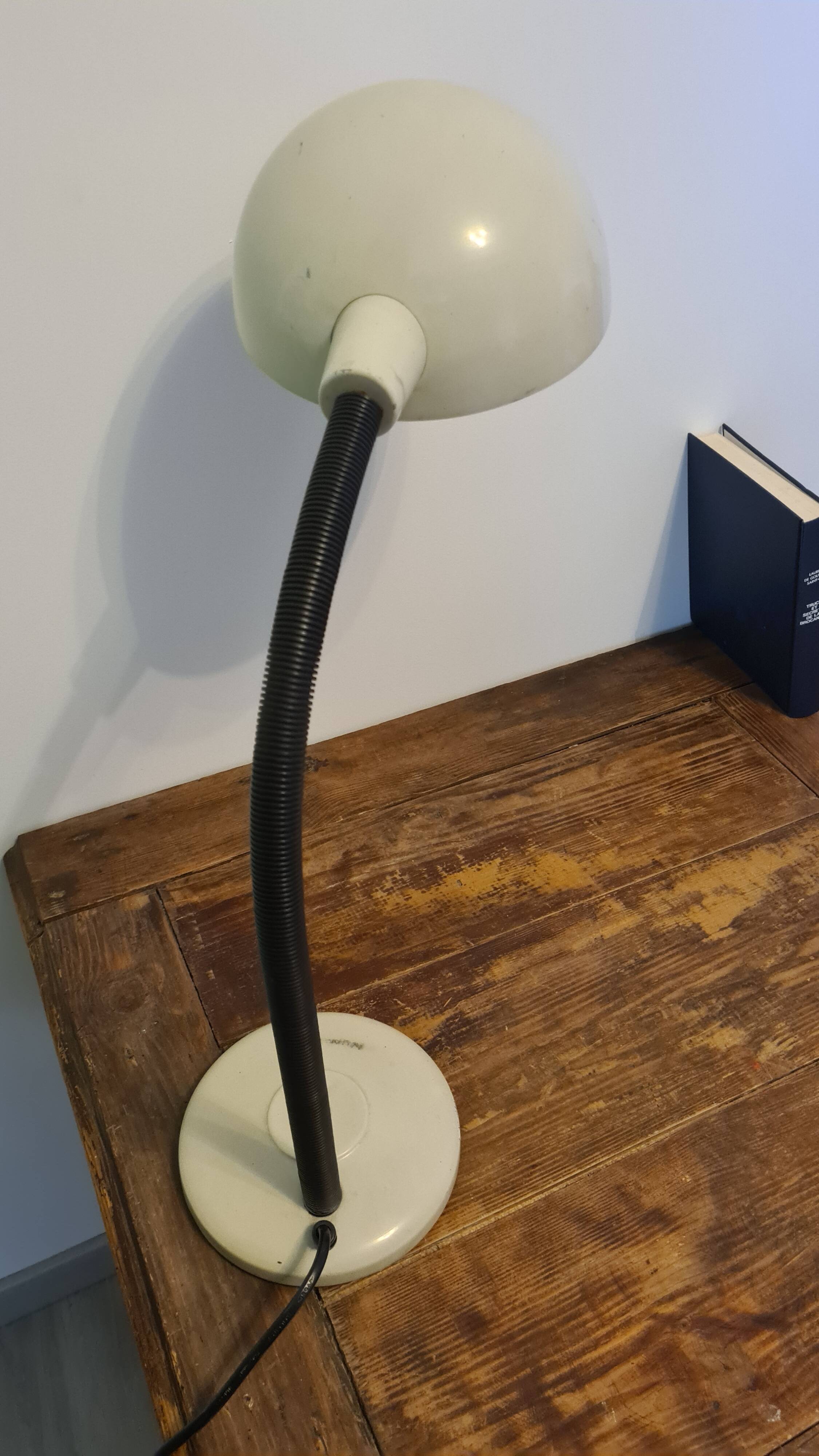 60s Articulated Lamp – Beige Metal and Flexible Neck