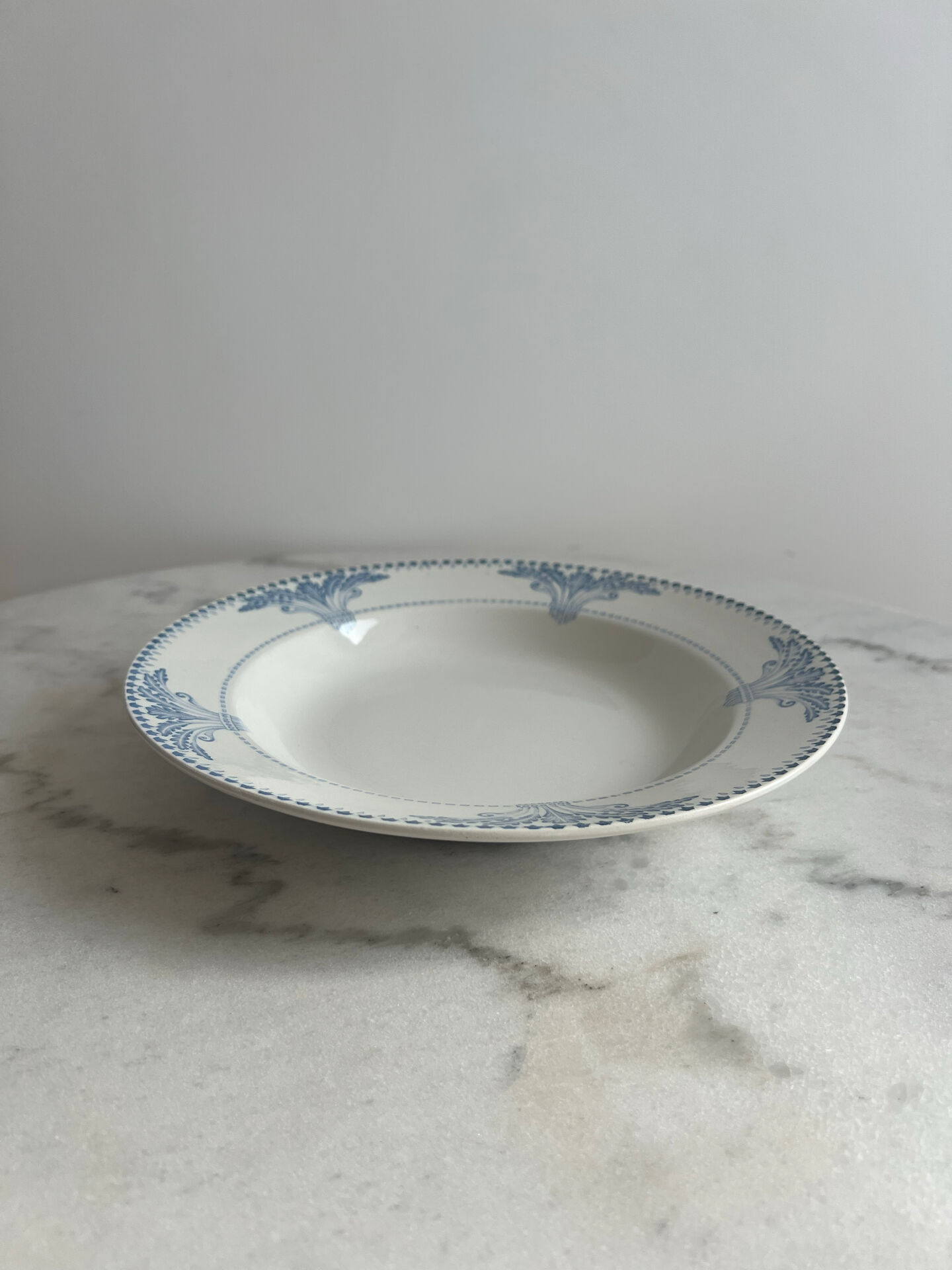 Assiette creuse Service Windsor Creil et Montereau 24cm