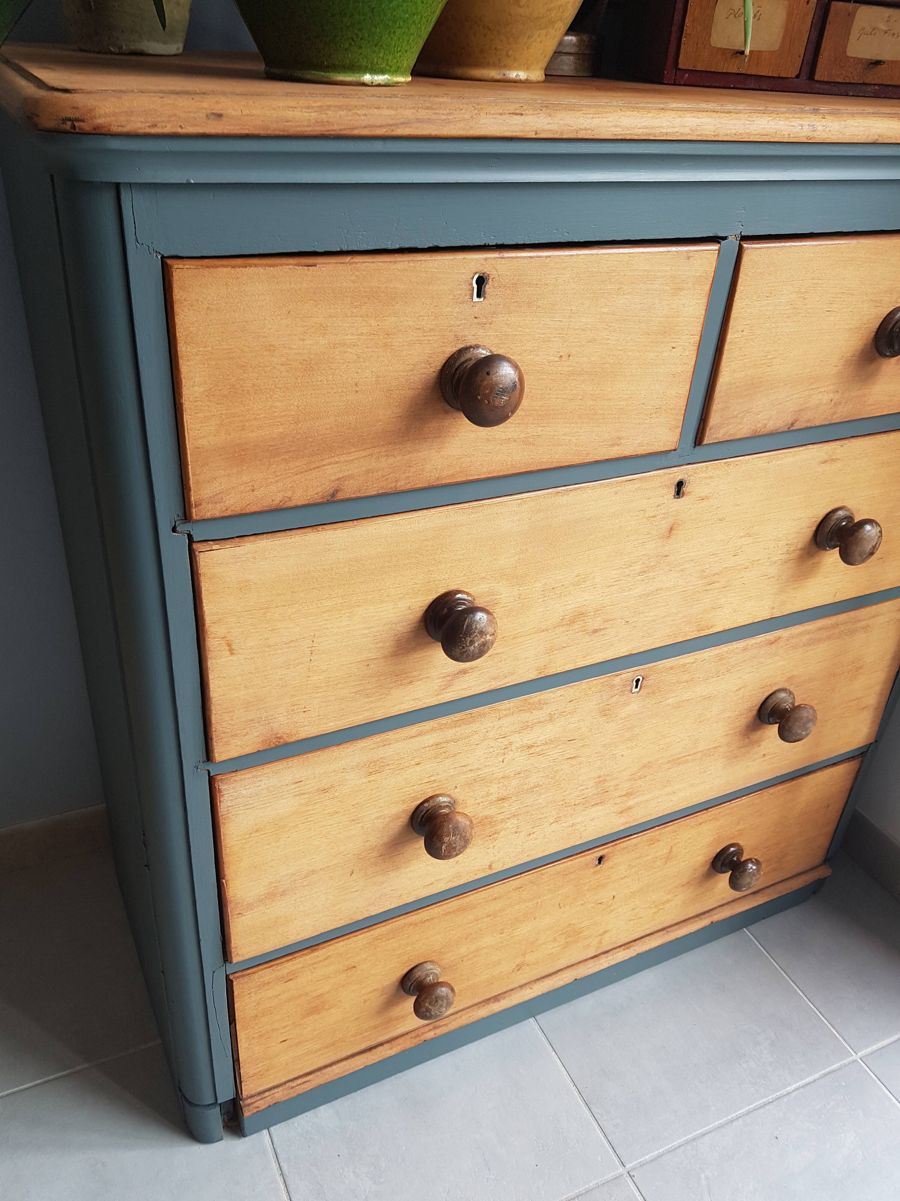 Old chest of drawers