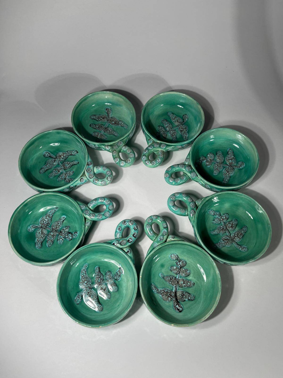 Set of 8 ceramic bowls with leaf decoration, signed Nissy Annecy, vintage