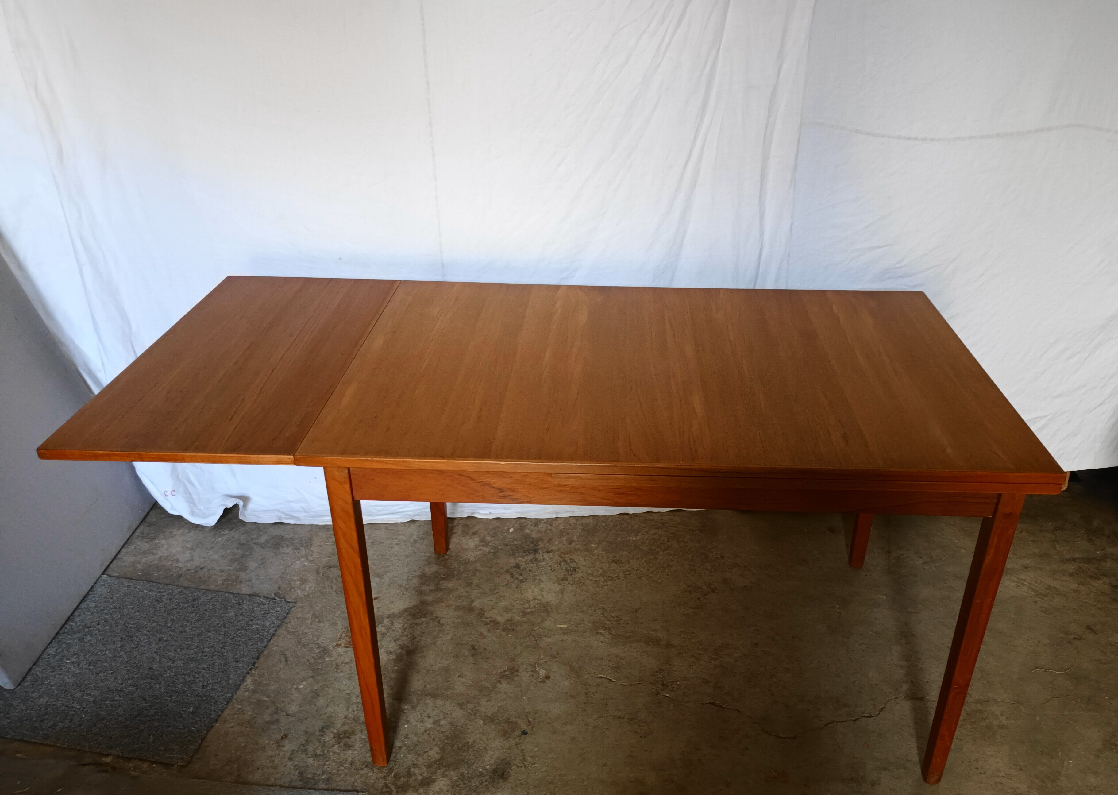 Scandinavian teak extension table from the 60s