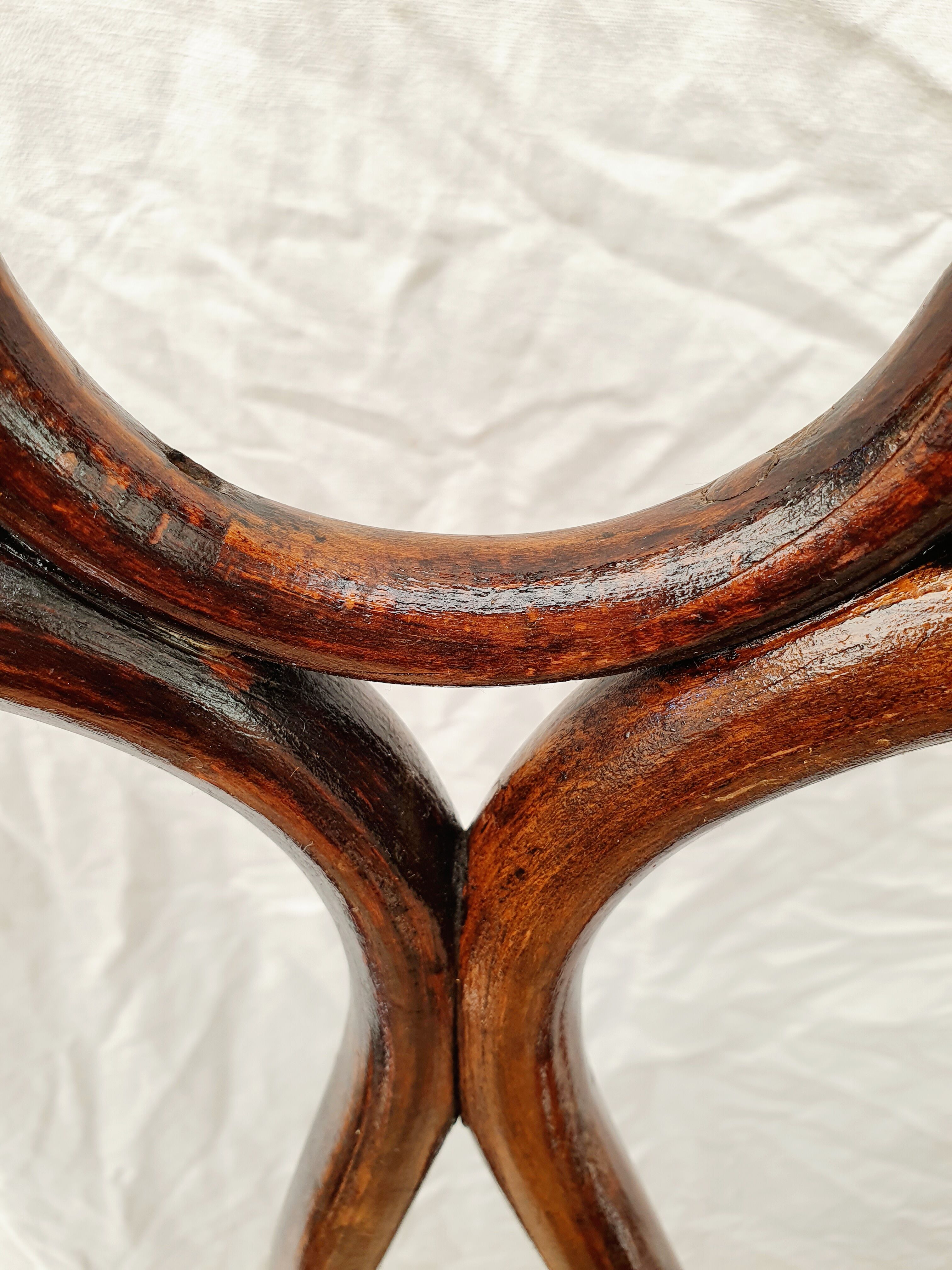 Paire de chaises cannées J&J Kohn  n°36
