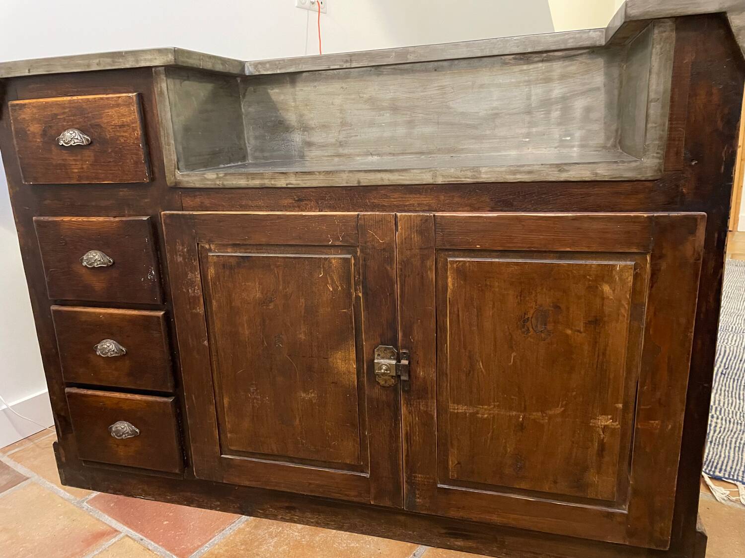 Tin bar counter from around 1920, approximately 1.70m.