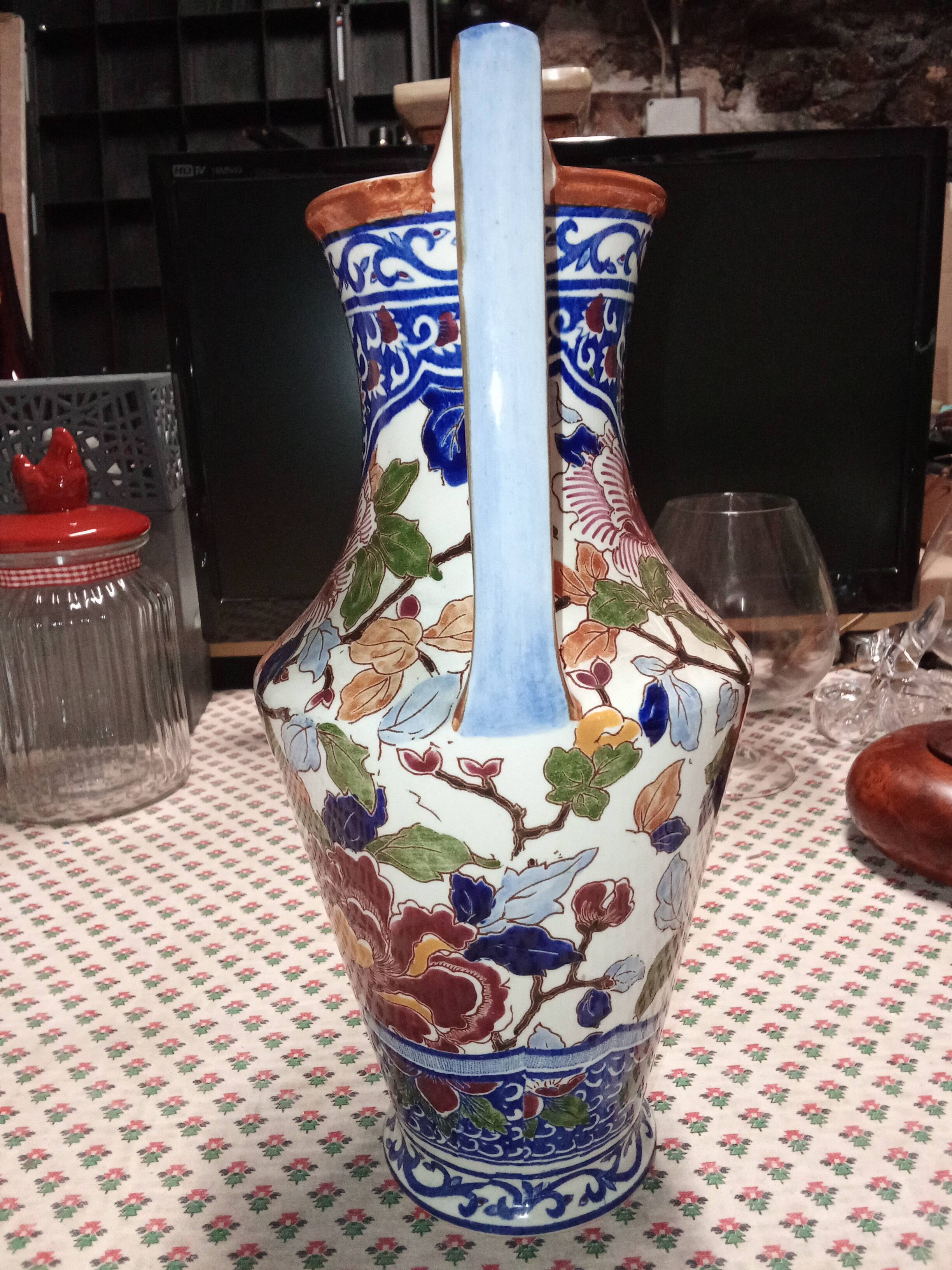 Superb Gien amphora vase with peonies (period 1960 - 1971)