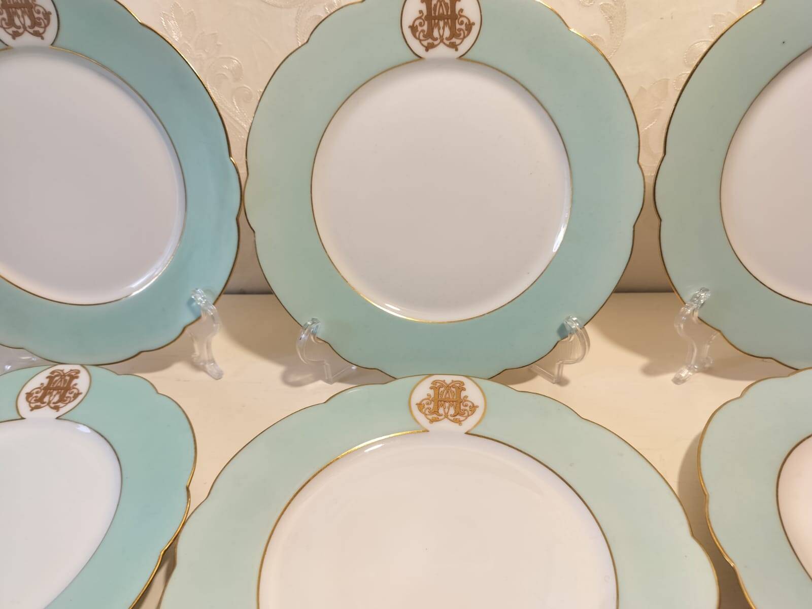 Service de 12 assiettes en porcelaine de Paris - H. Béziat / Maison Blender