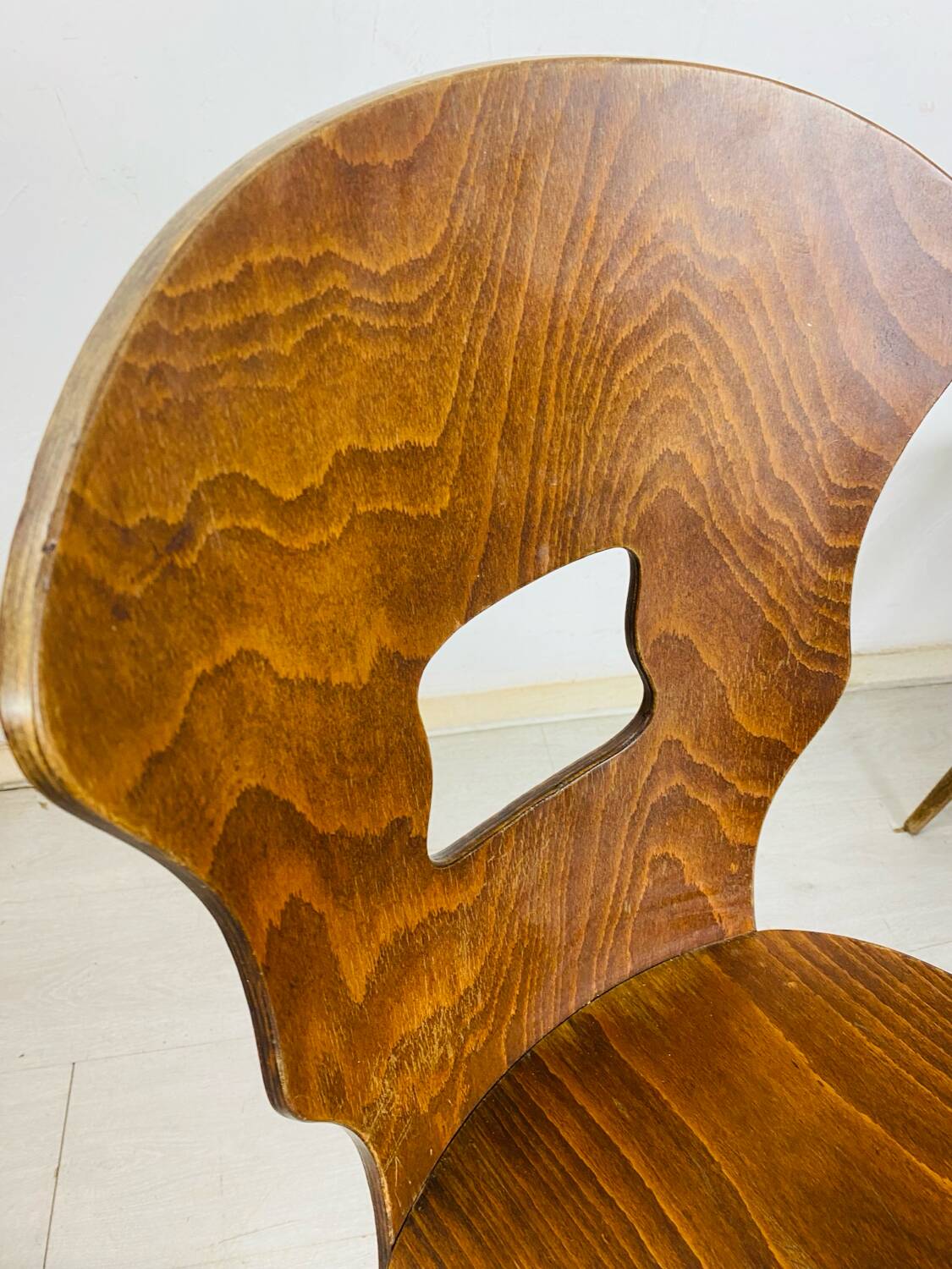 24 chaises bistrot Baumann, modèle Gentiane