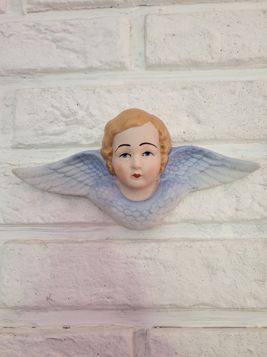 Wall angel
